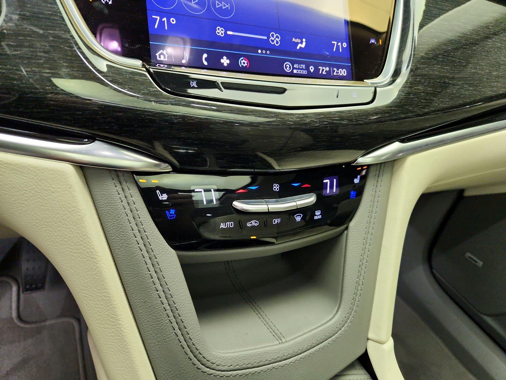 Thumbnail: 2022 Cadillac XT6 - 16