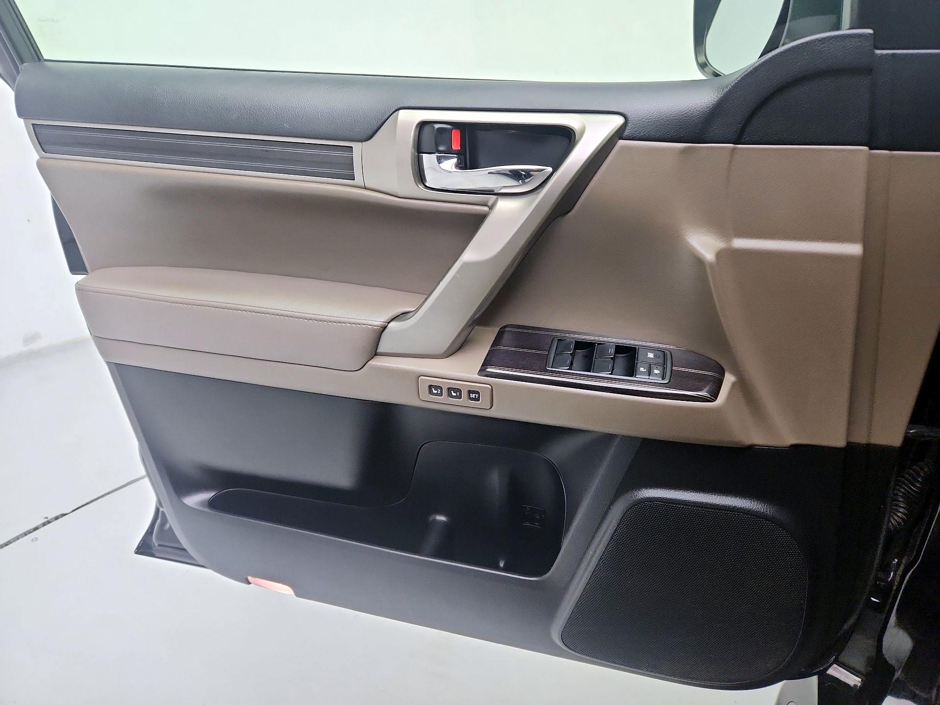 Thumbnail: 2020 Lexus GX - 10