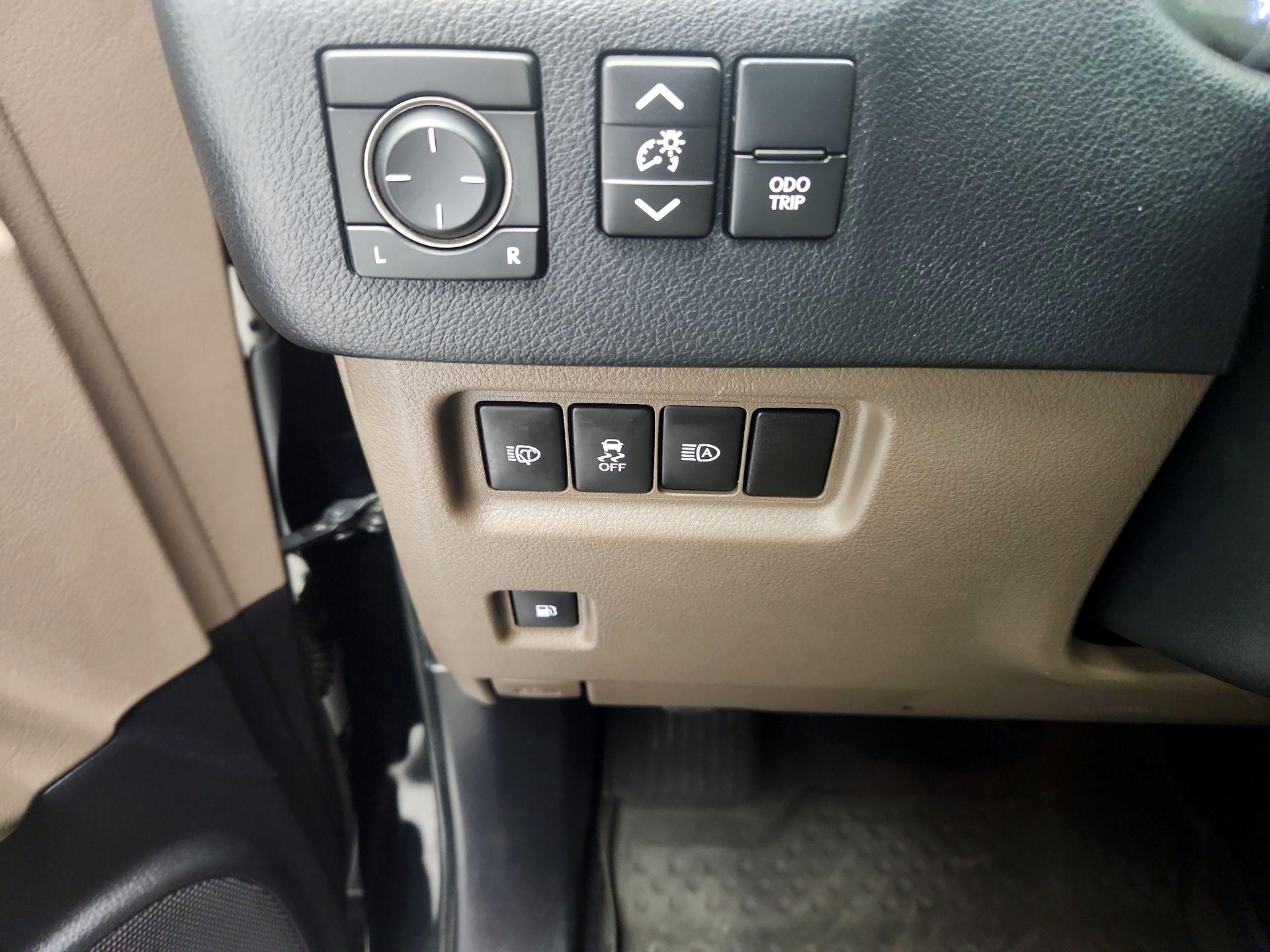 Thumbnail: 2020 Lexus GX - 11