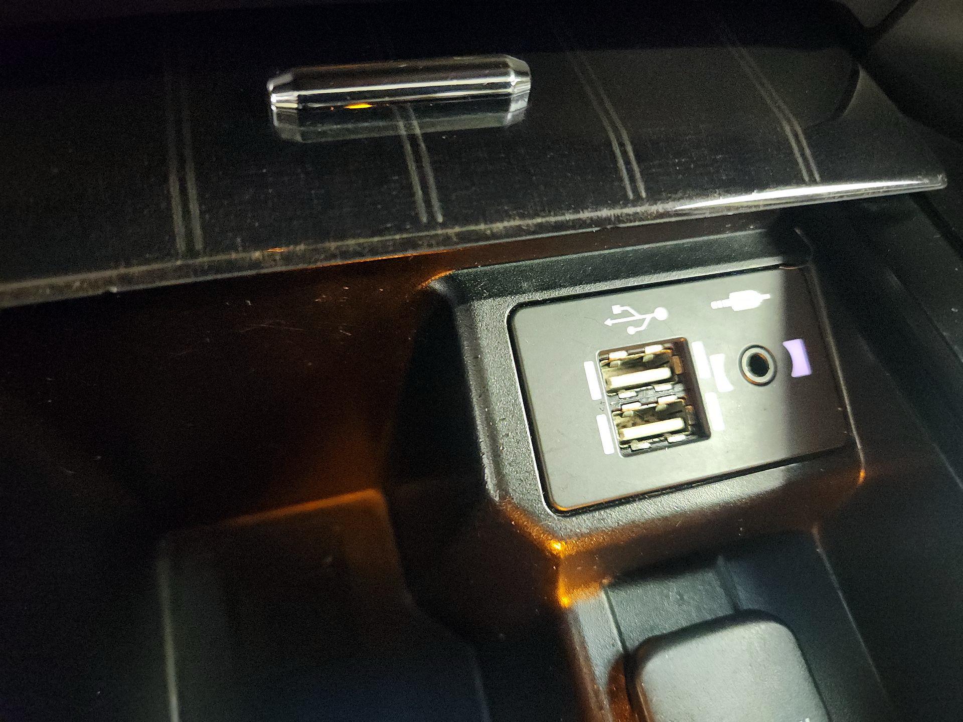 Thumbnail: 2020 Lexus GX - 17