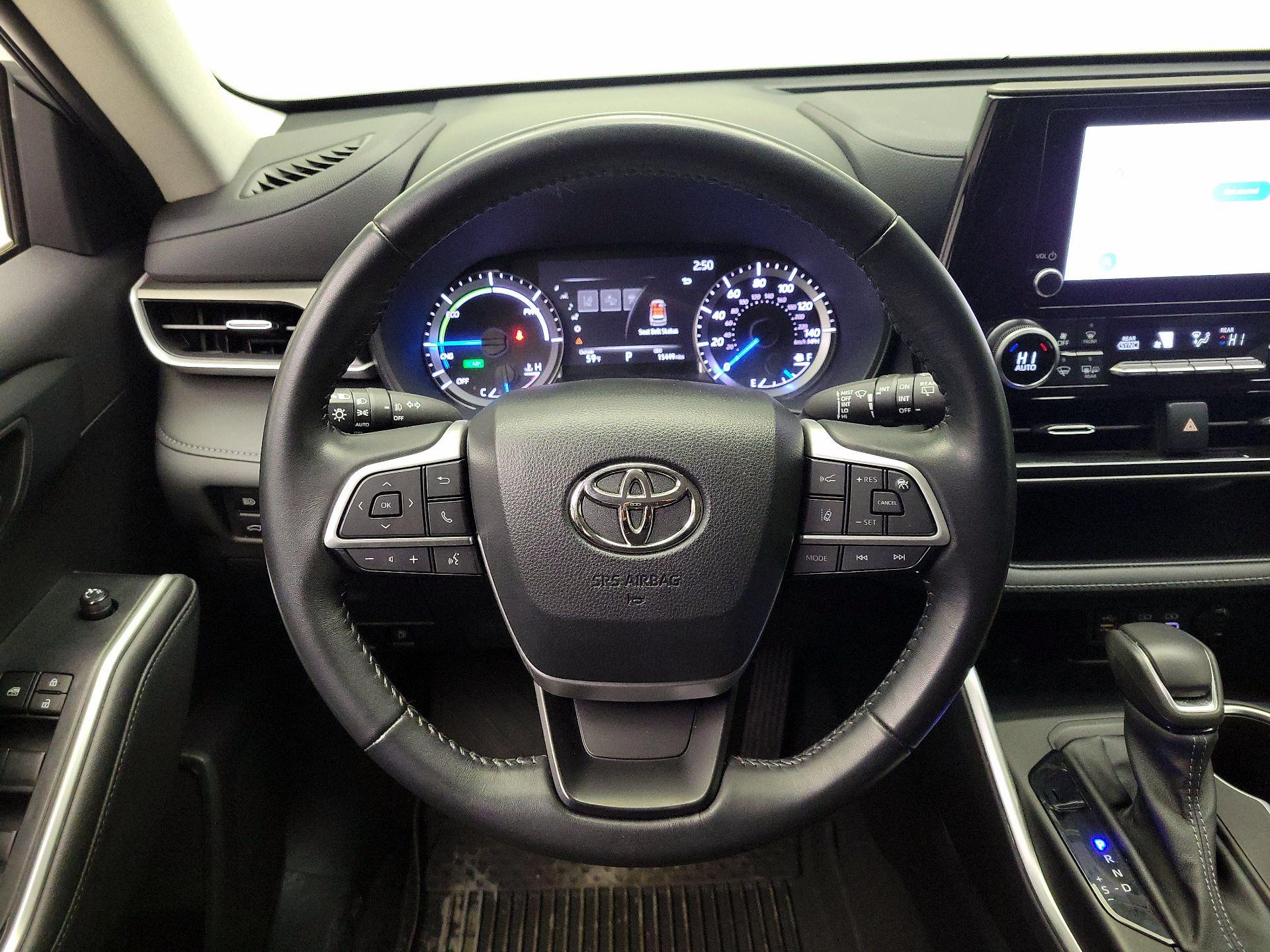 Thumbnail: 2023 Toyota Highlander - 10