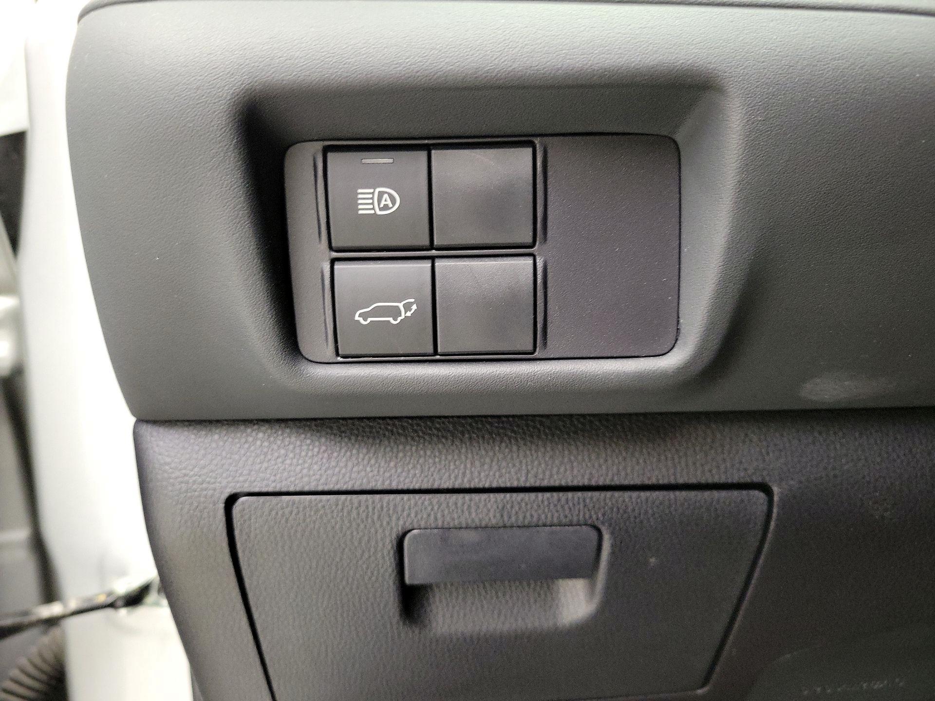 Thumbnail: 2023 Toyota Highlander - 13