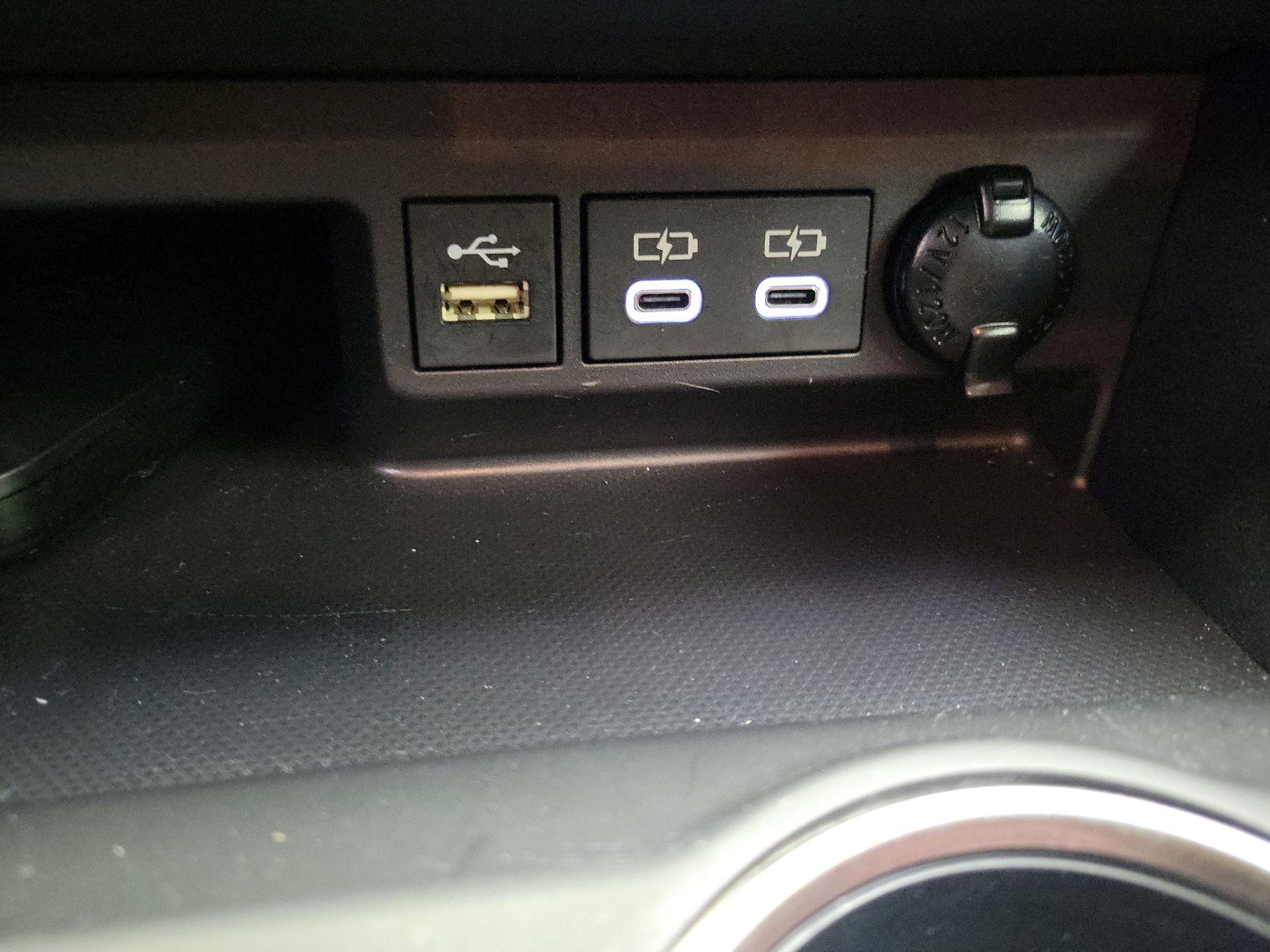 Thumbnail: 2023 Toyota Highlander - 18