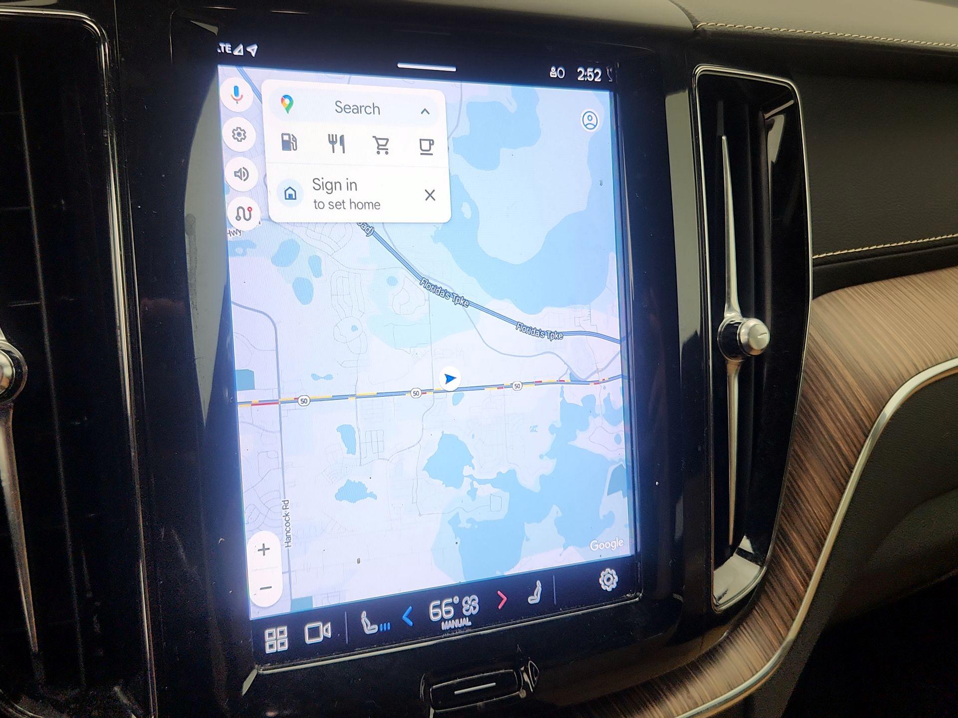 Thumbnail: 2022 Volvo XC60 - 14