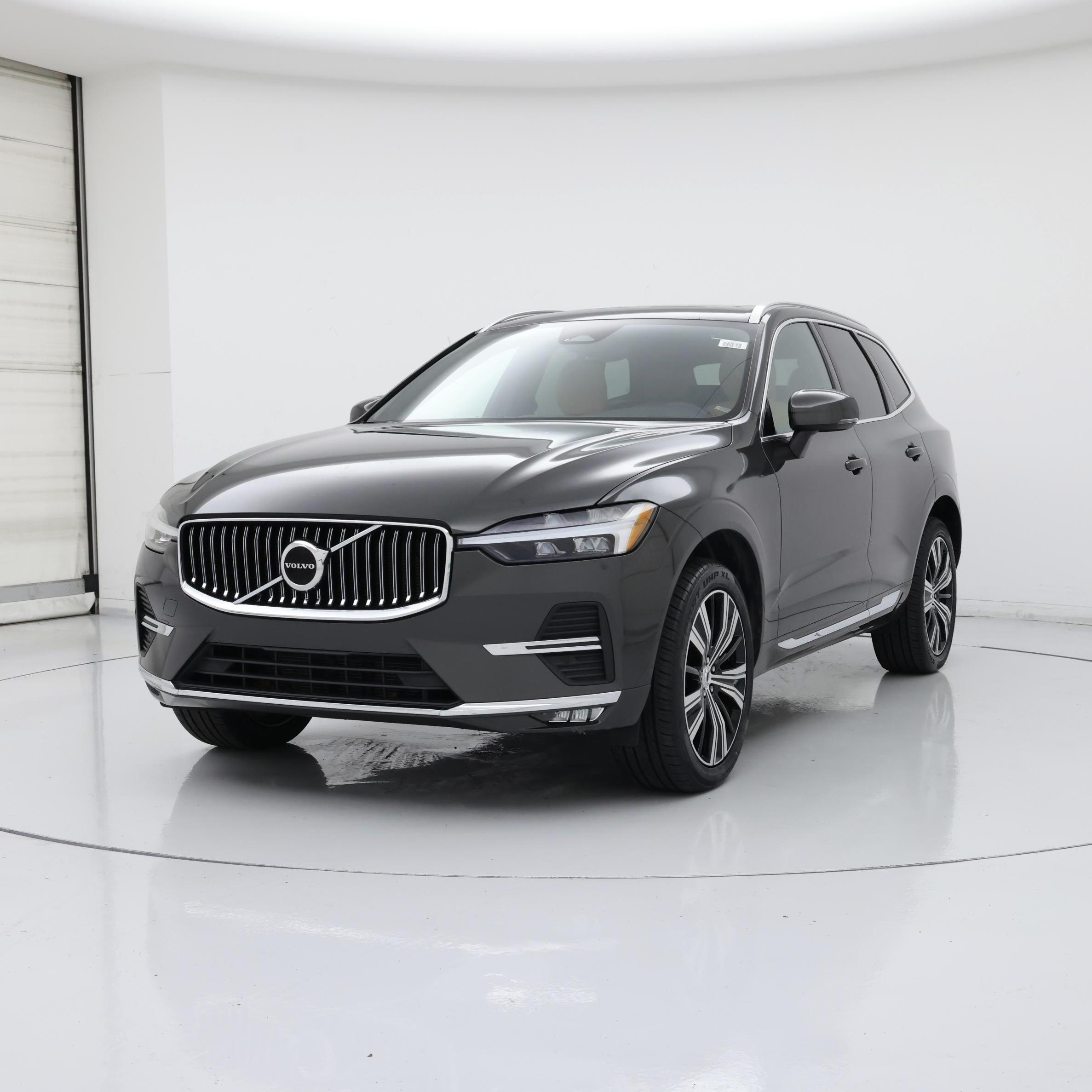 Thumbnail: 2022 Volvo XC60 - 4