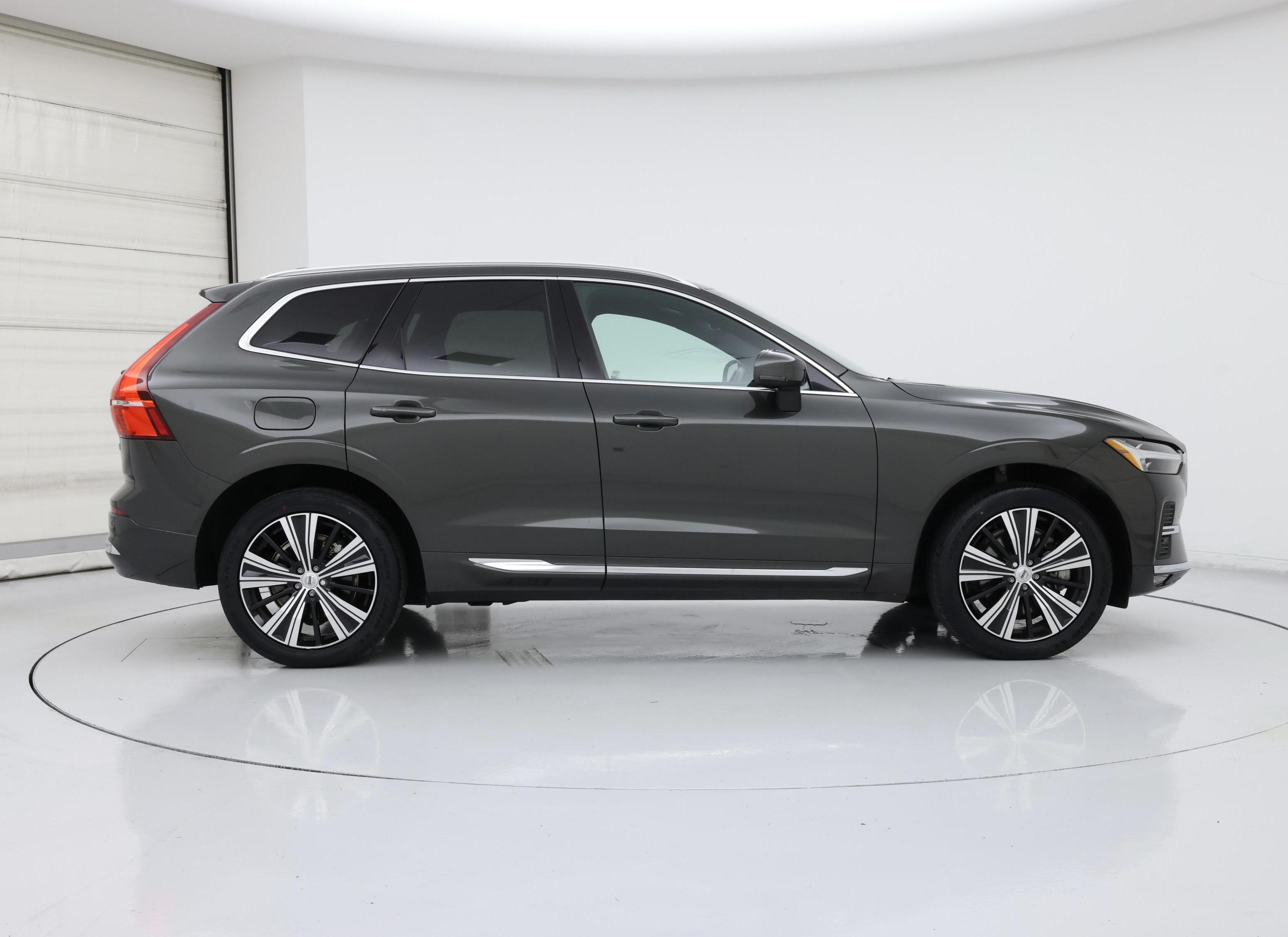 Thumbnail: 2022 Volvo XC60 - 7