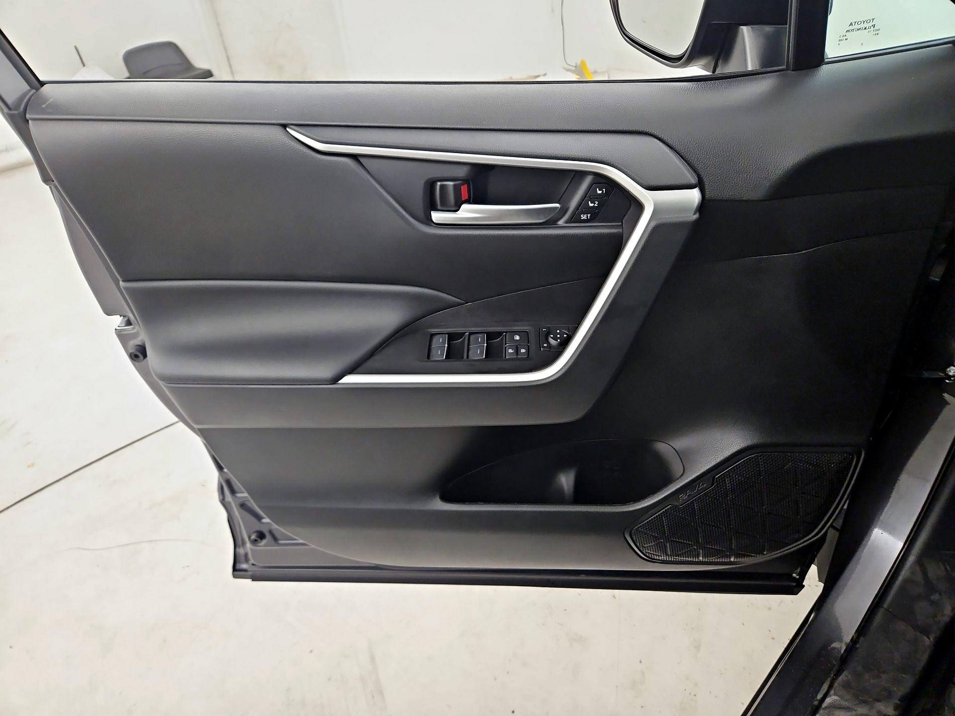 Thumbnail: 2024 Toyota RAV4 - 12