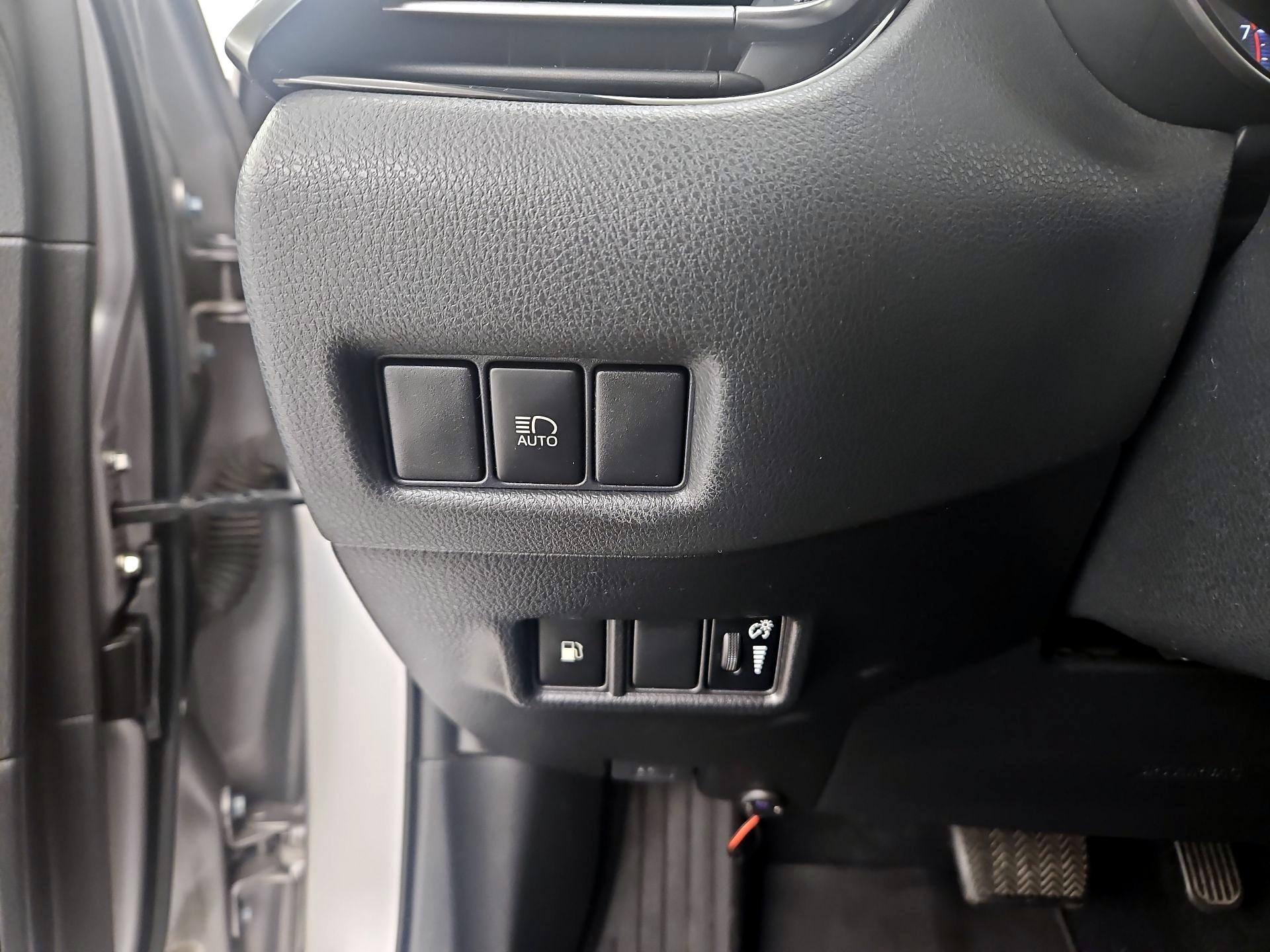 Thumbnail: 2019 Toyota C-HR - 13