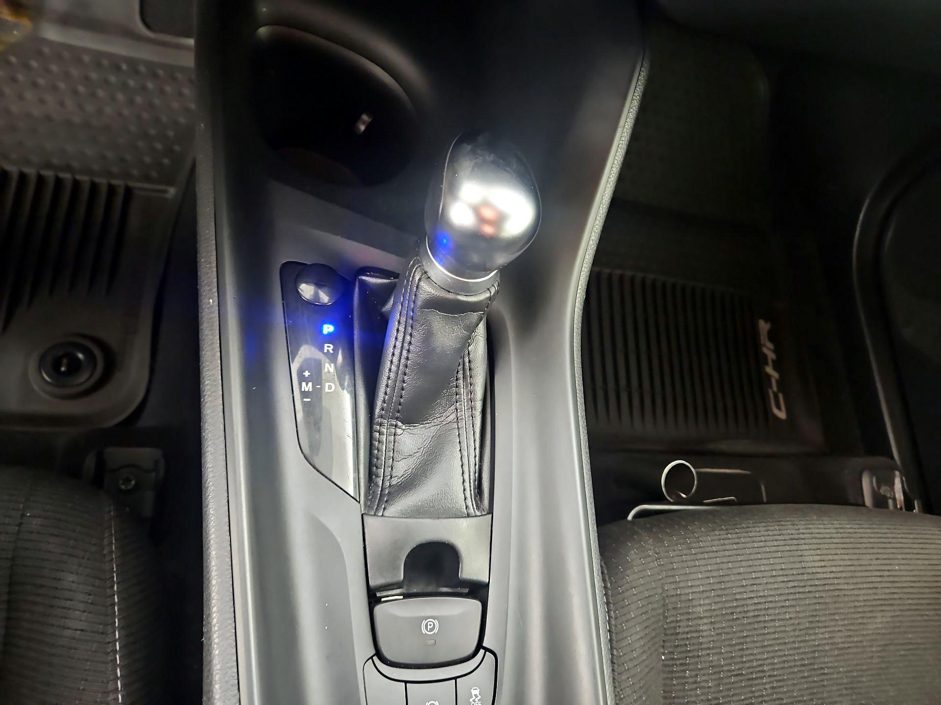 Thumbnail: 2019 Toyota C-HR - 17