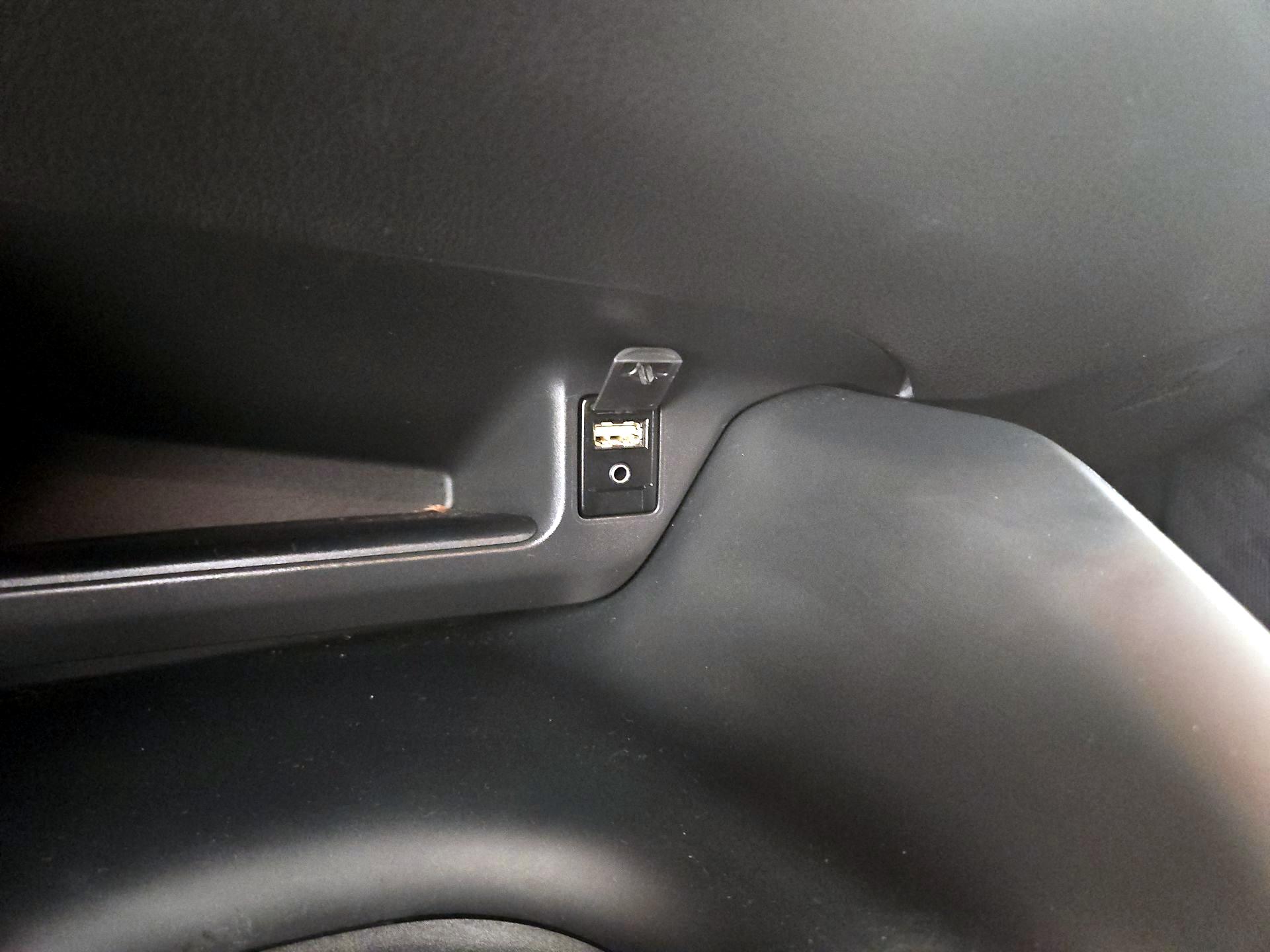 Thumbnail: 2019 Toyota C-HR - 18