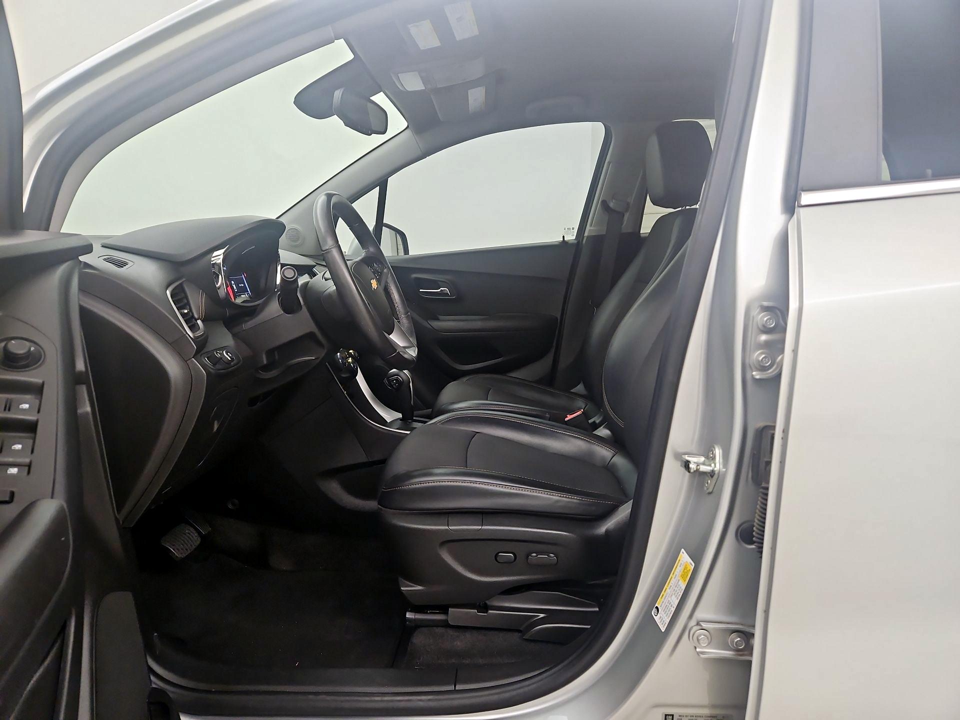 Thumbnail: 2017 Chevrolet Trax - 11