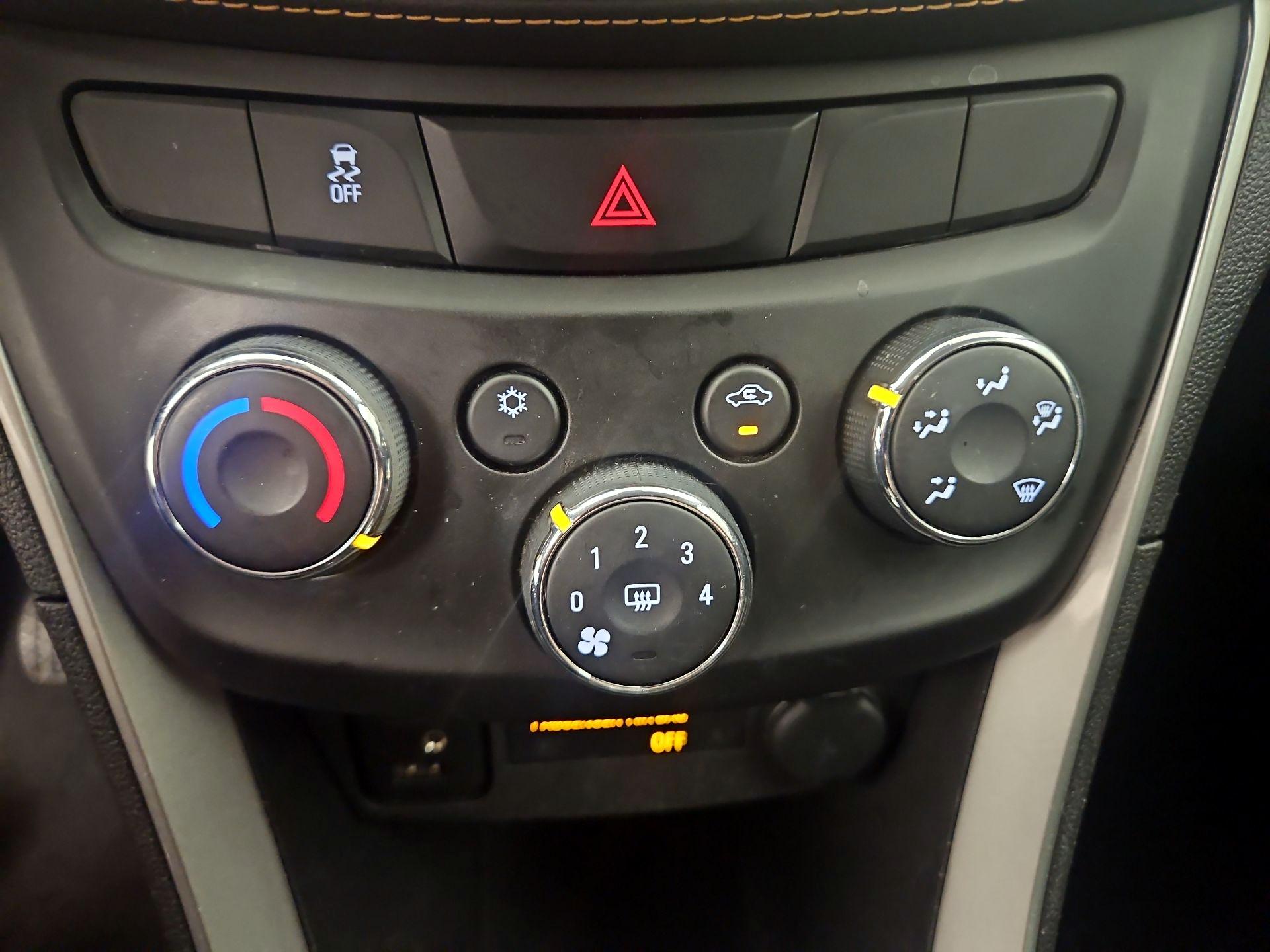 Thumbnail: 2017 Chevrolet Trax - 16