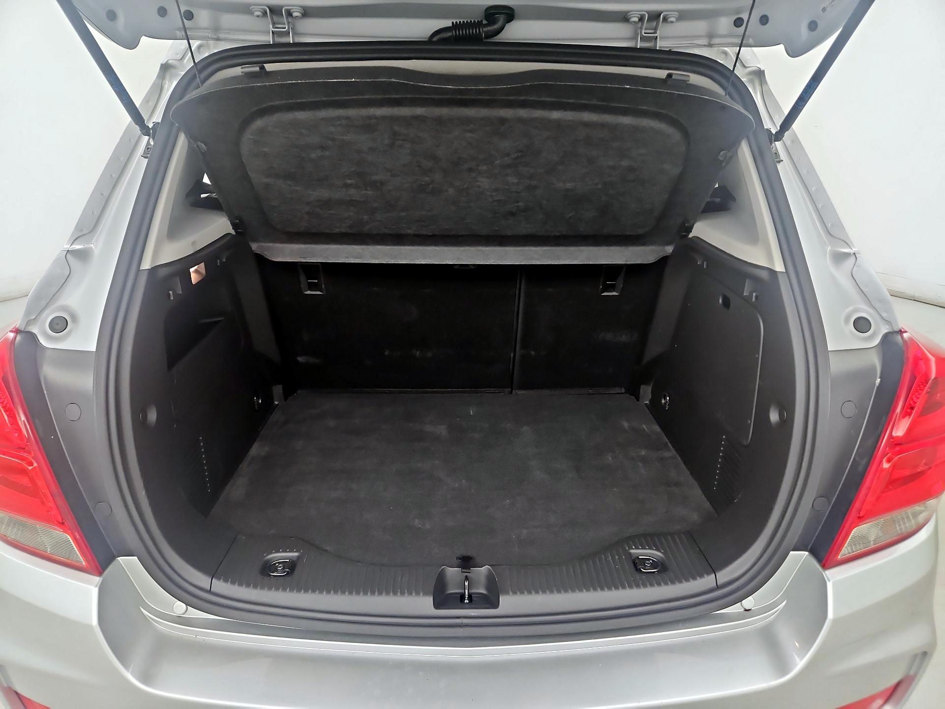 Thumbnail: 2017 Chevrolet Trax - 20