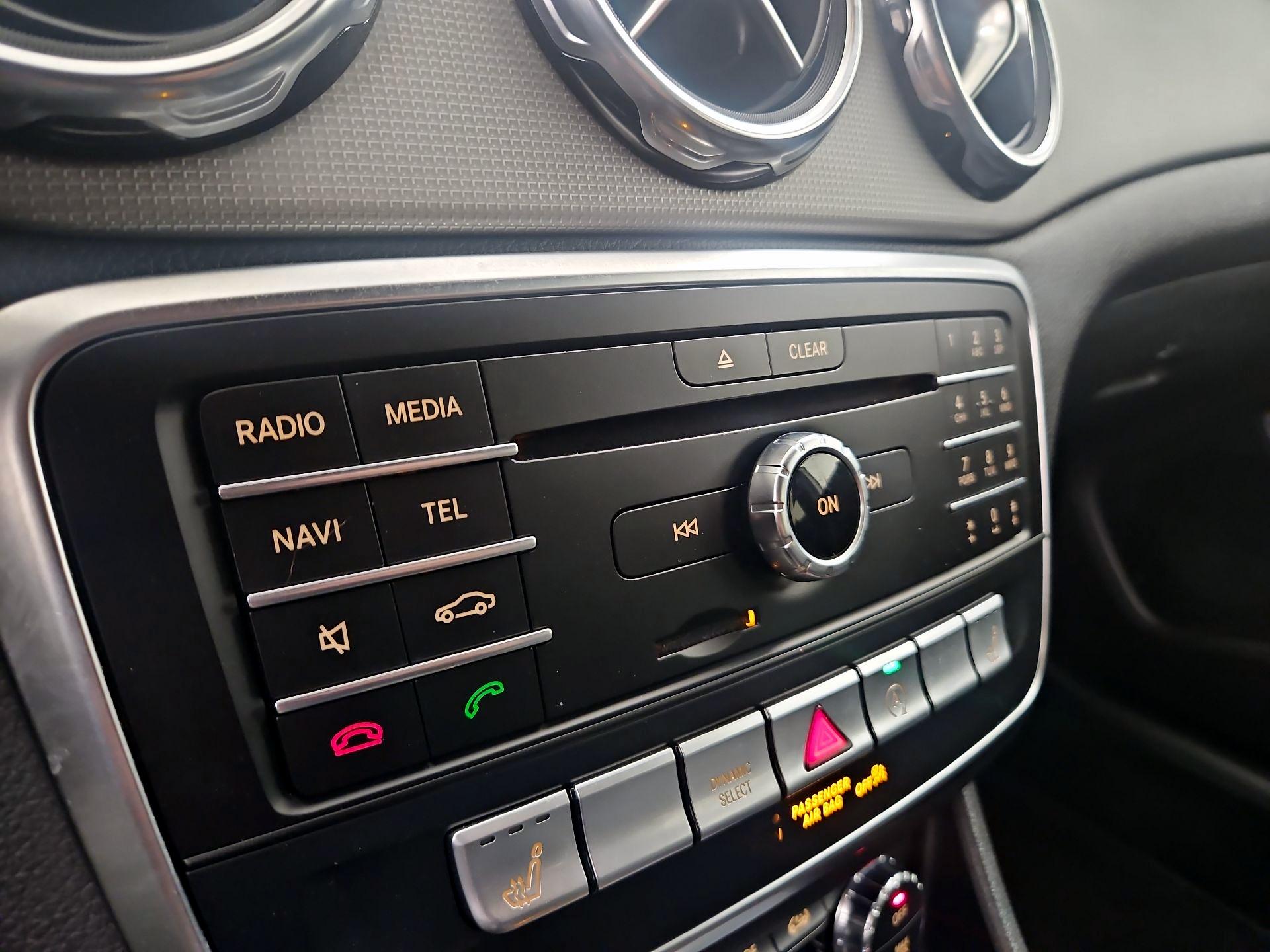 Thumbnail: 2019 Mercedes-Benz GLA - 16