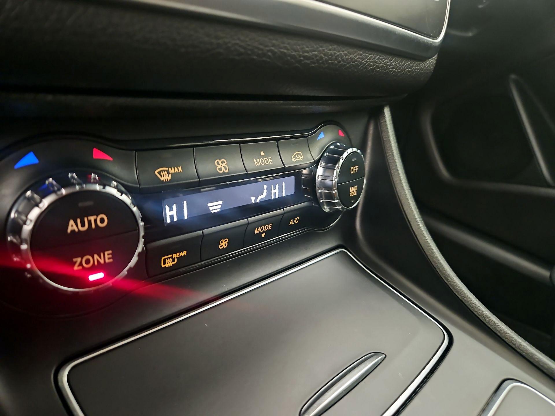 Thumbnail: 2019 Mercedes-Benz GLA - 17