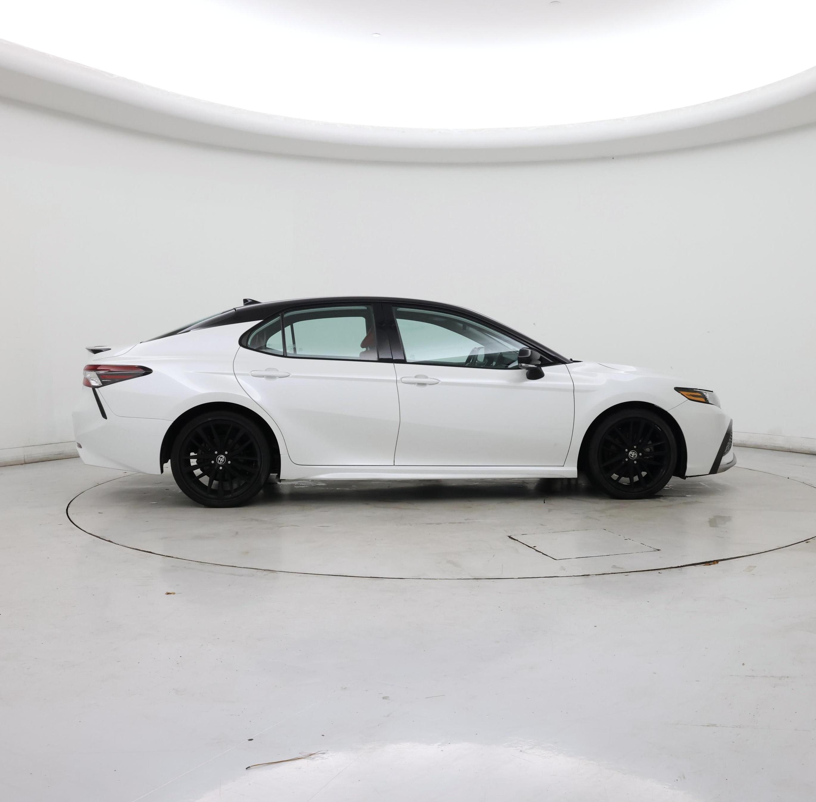 Thumbnail: 2022 Toyota Camry - 7