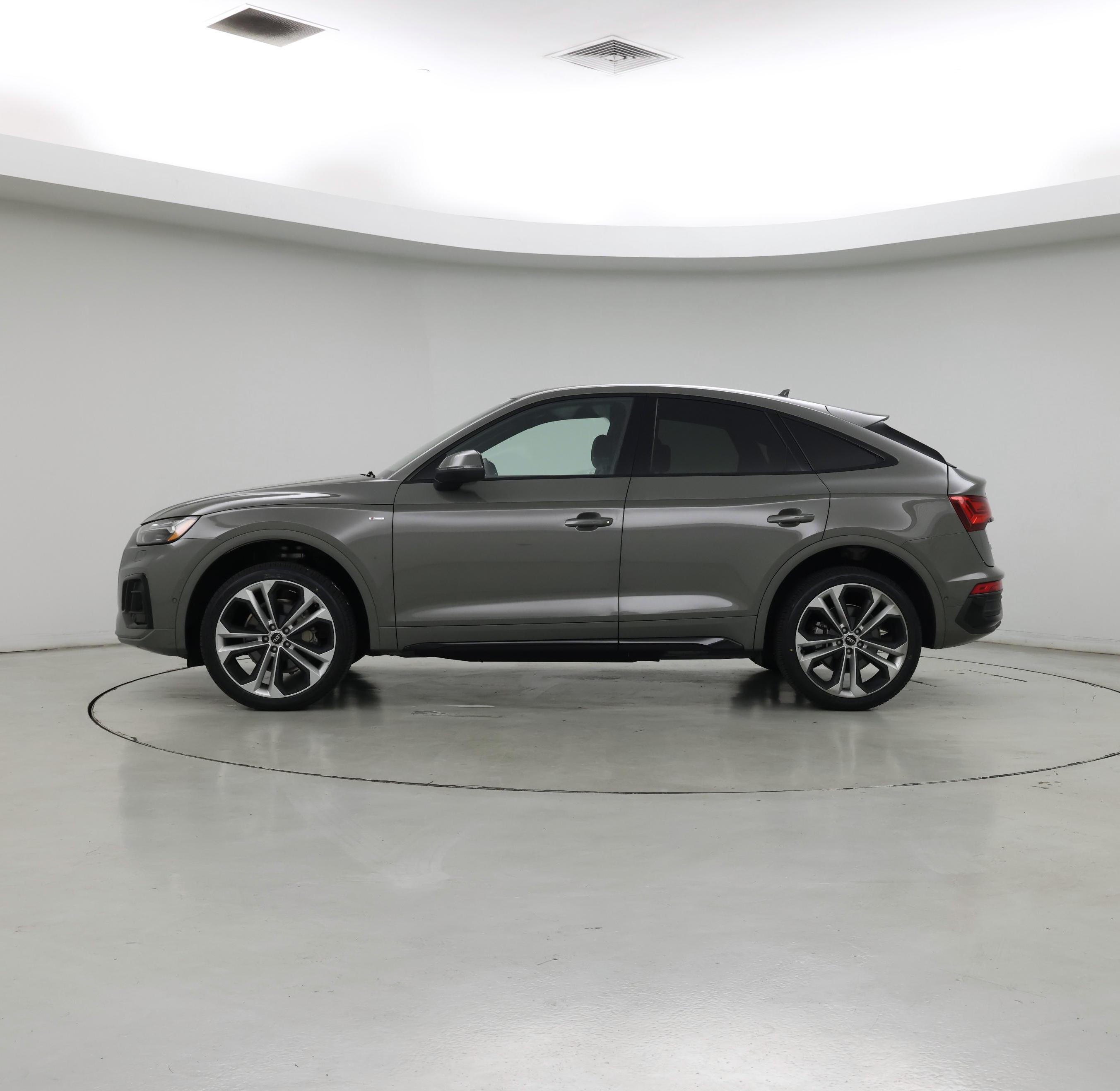 Thumbnail: 2023 Audi Q5 - 3