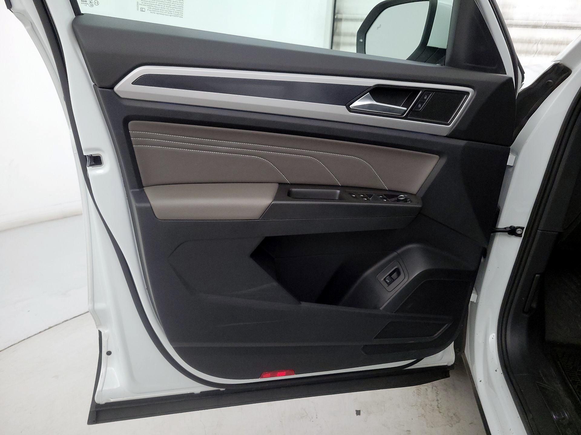 Thumbnail: 2023 Volkswagen Atlas - 12