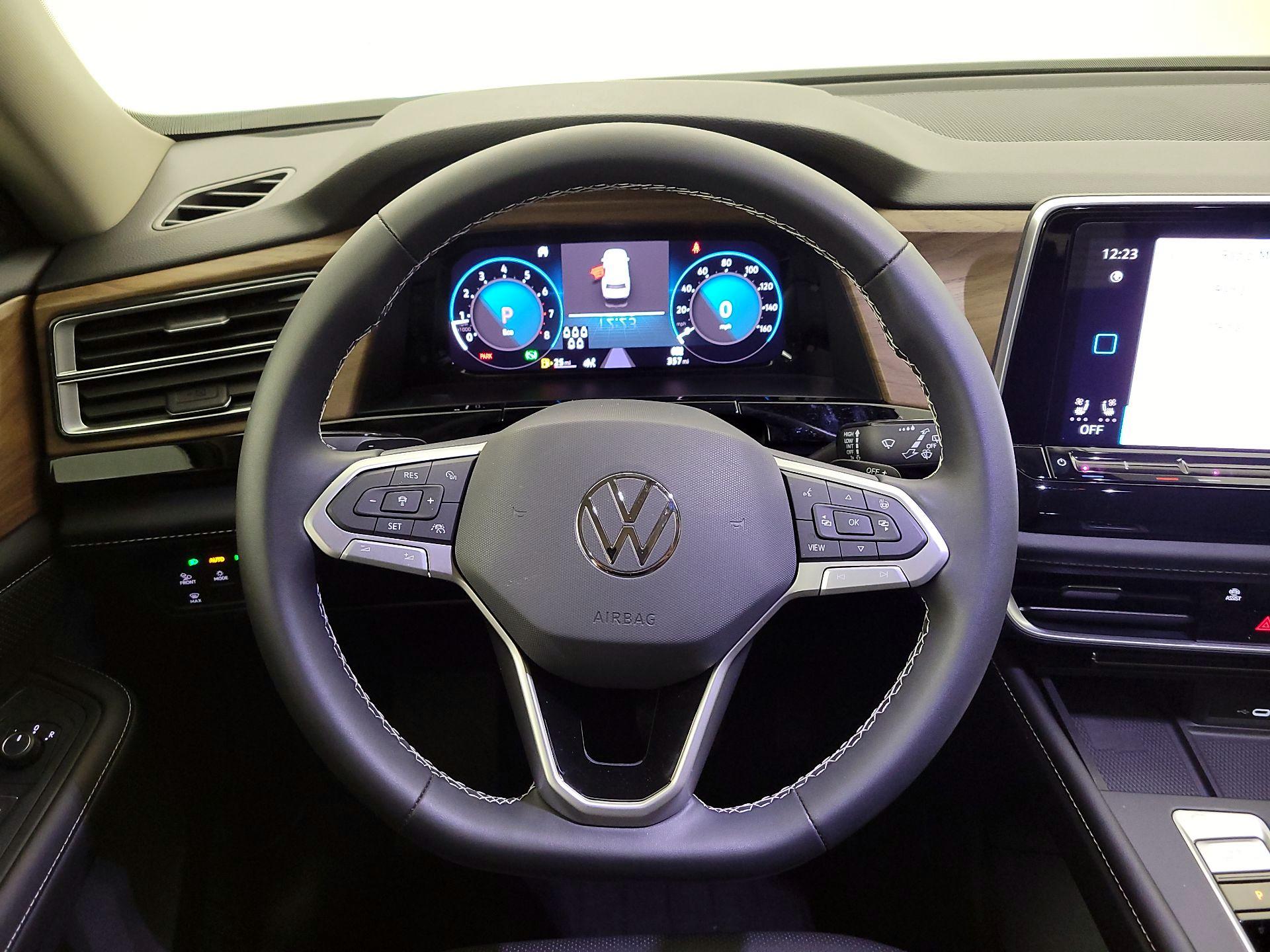 Thumbnail: 2024 Volkswagen Atlas - 10