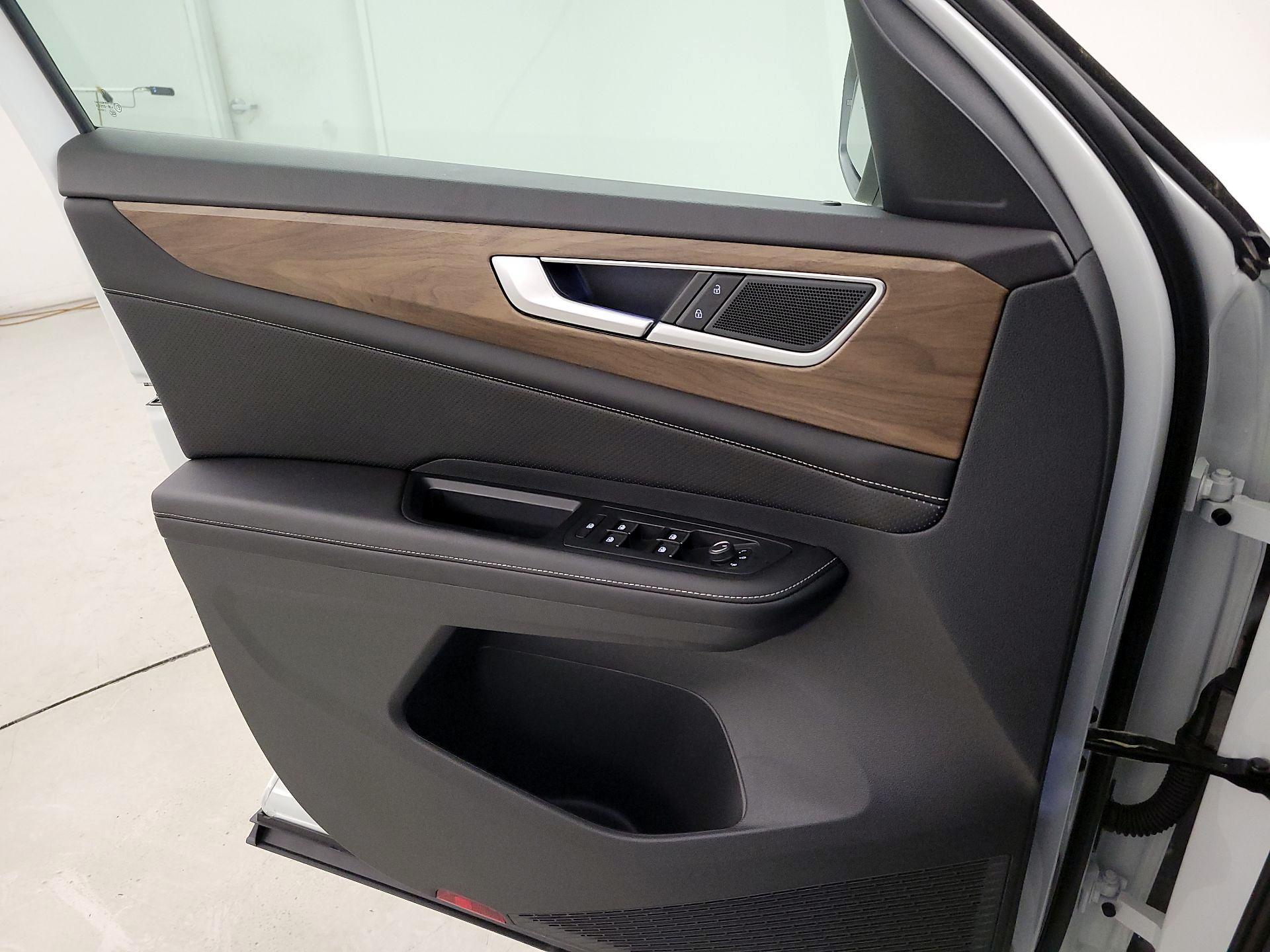 Thumbnail: 2024 Volkswagen Atlas - 12