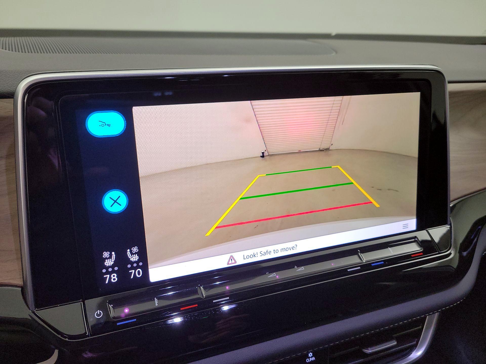 Thumbnail: 2024 Volkswagen Atlas - 14