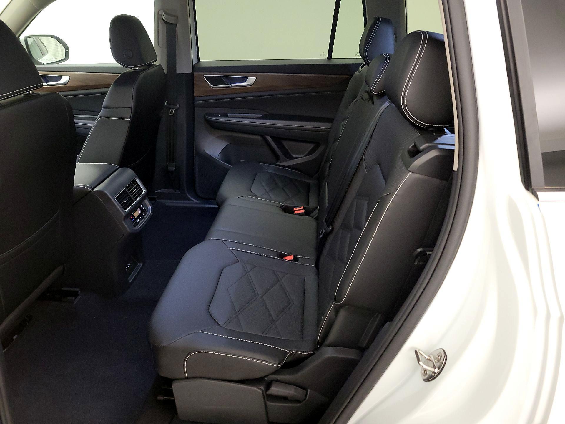 Thumbnail: 2024 Volkswagen Atlas - 19