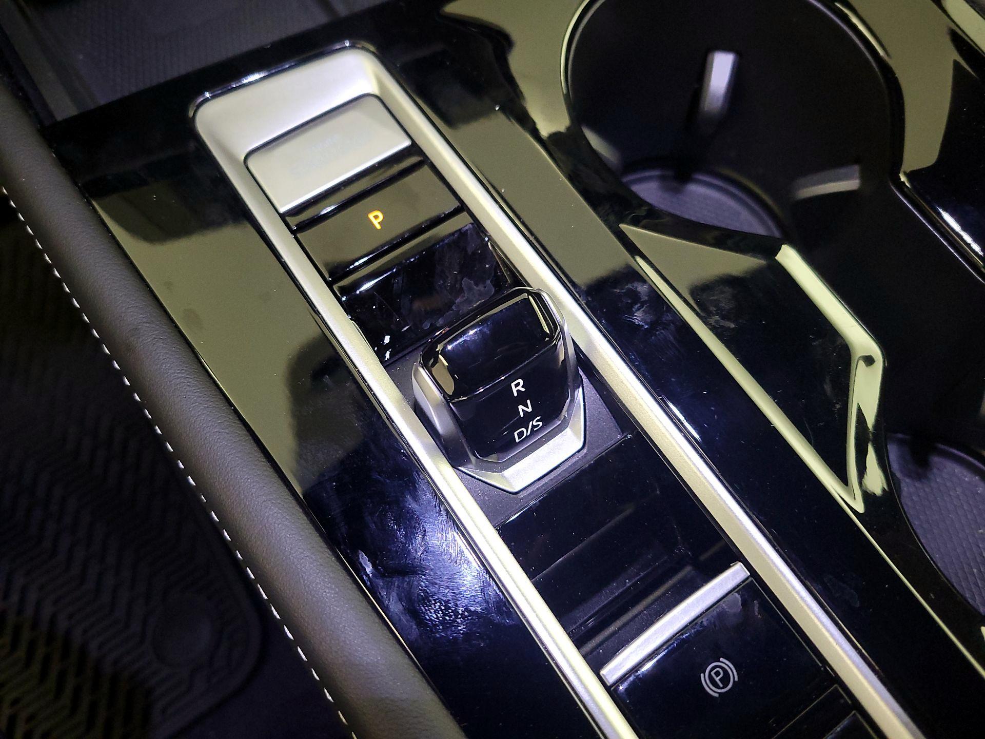 Thumbnail: 2024 Volkswagen Atlas - 17