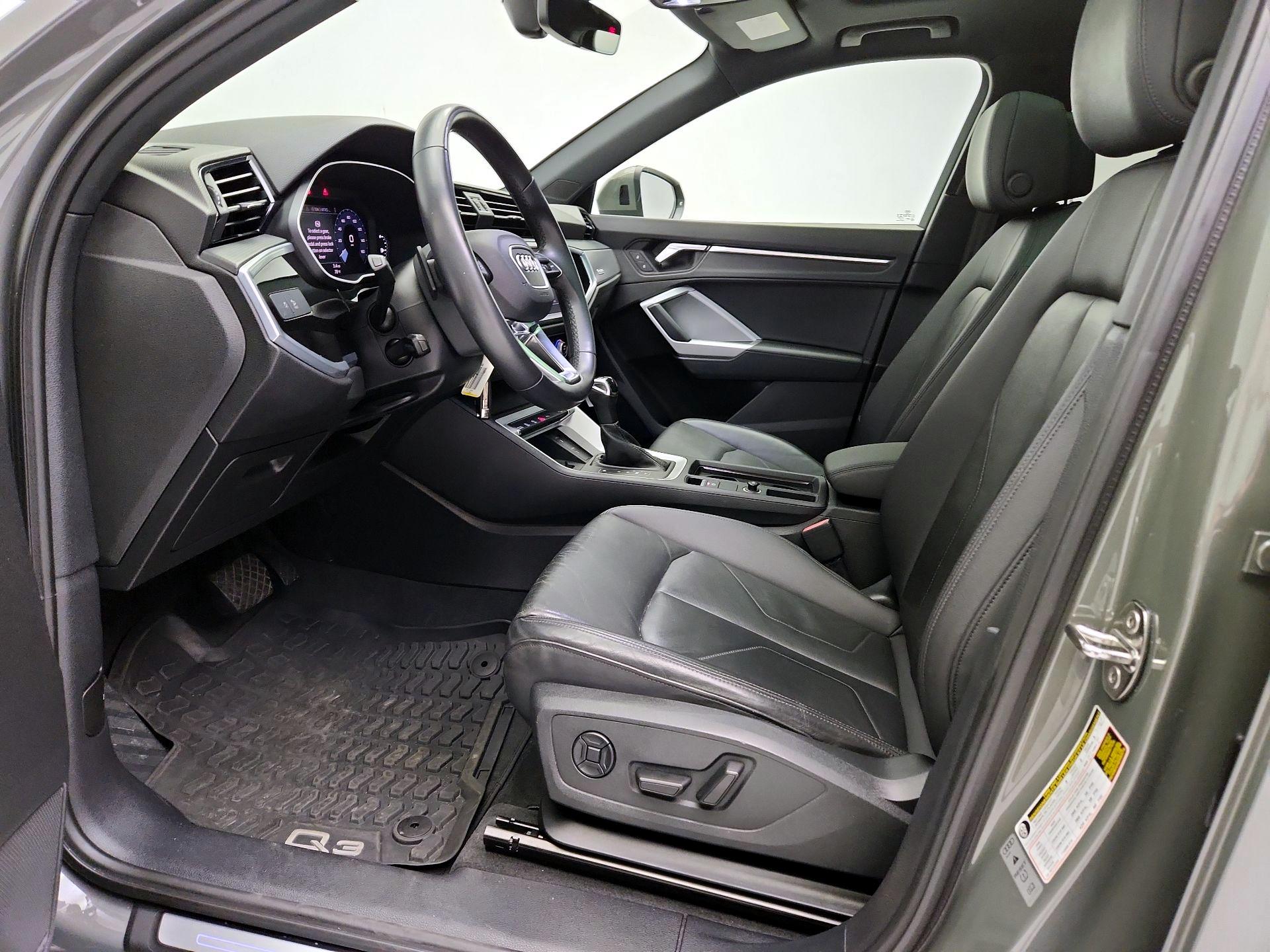 Thumbnail: 2022 Audi Q3 - 11