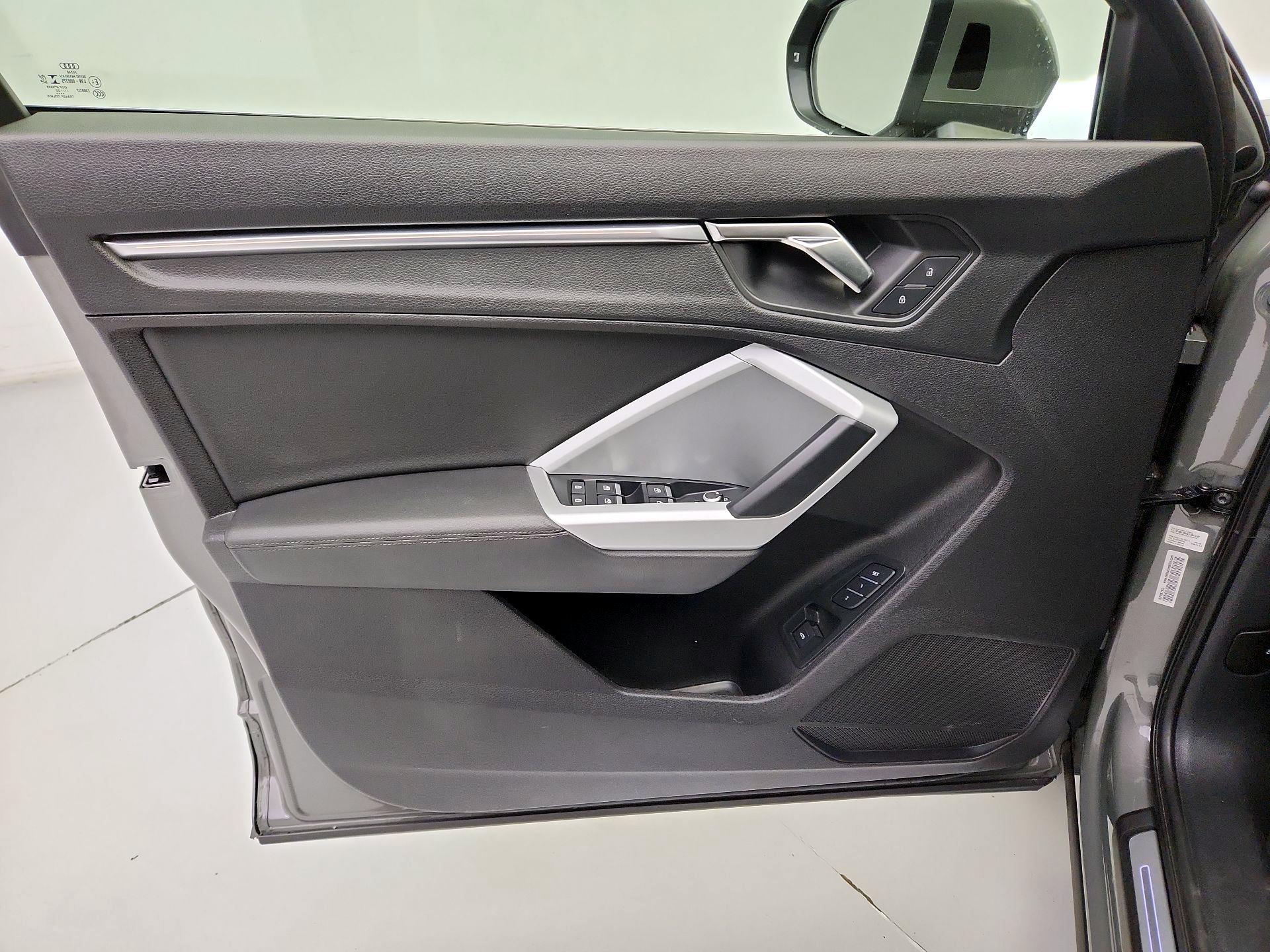 Thumbnail: 2022 Audi Q3 - 12