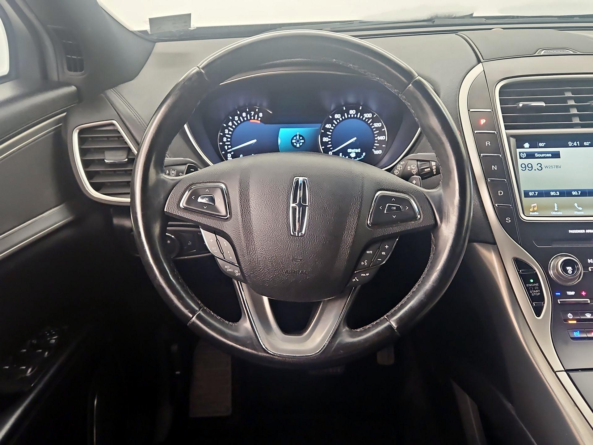 Thumbnail: 2016 Lincoln MKX - 10