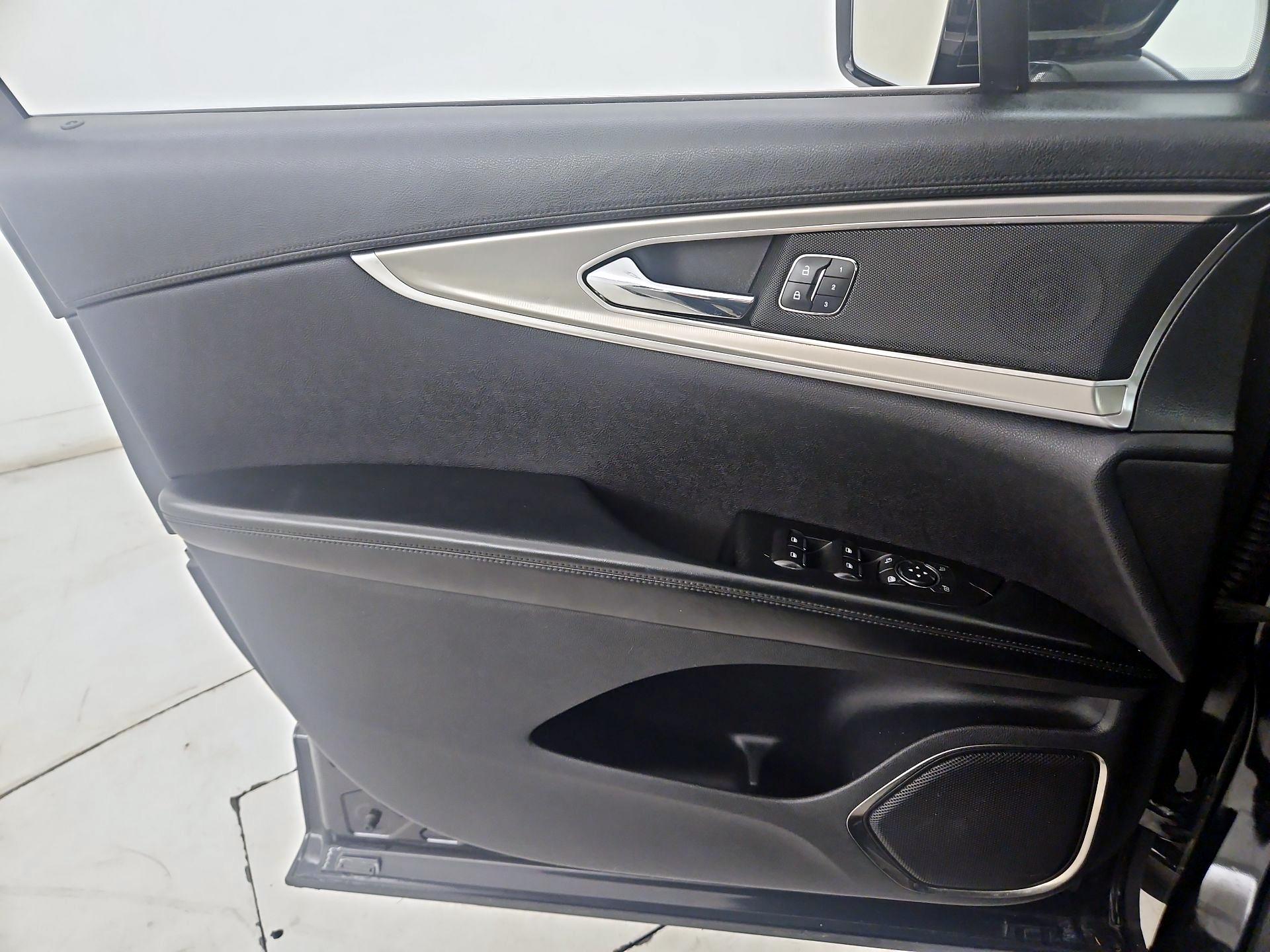 Thumbnail: 2016 Lincoln MKX - 12