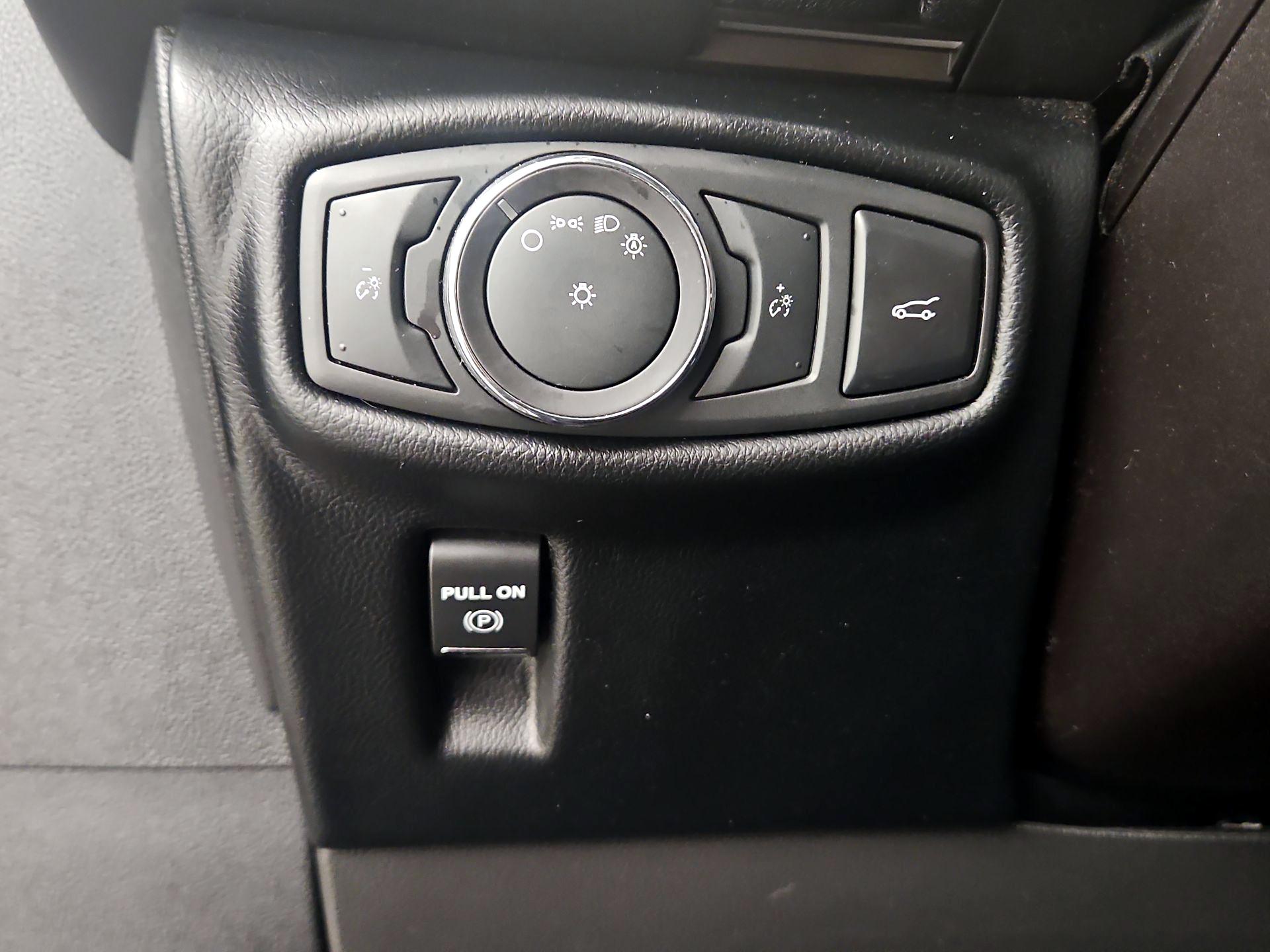 Thumbnail: 2016 Lincoln MKX - 13