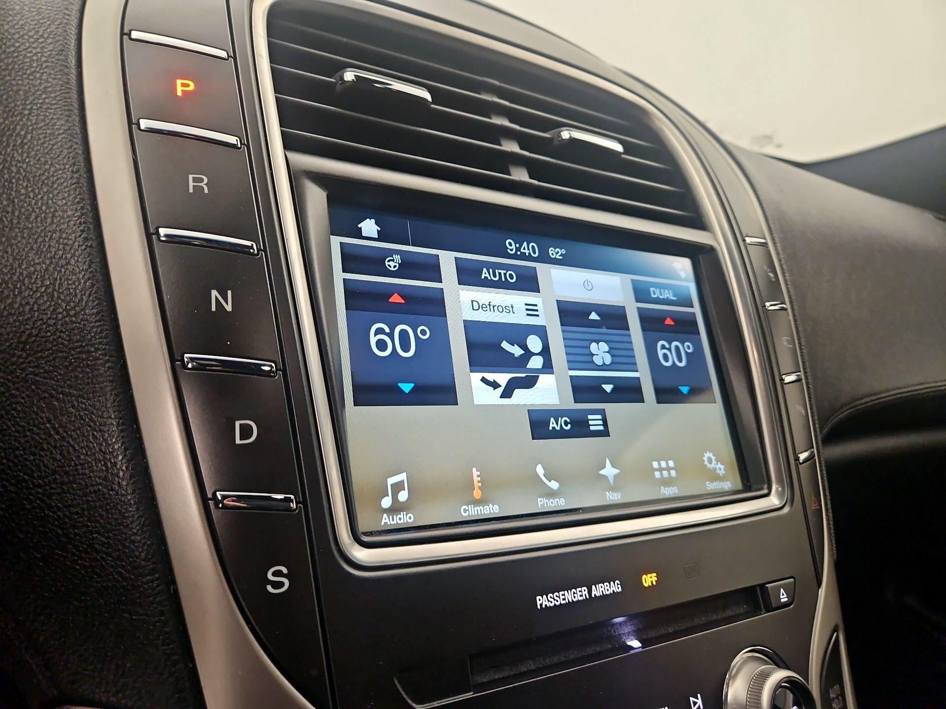 Thumbnail: 2016 Lincoln MKX - 17