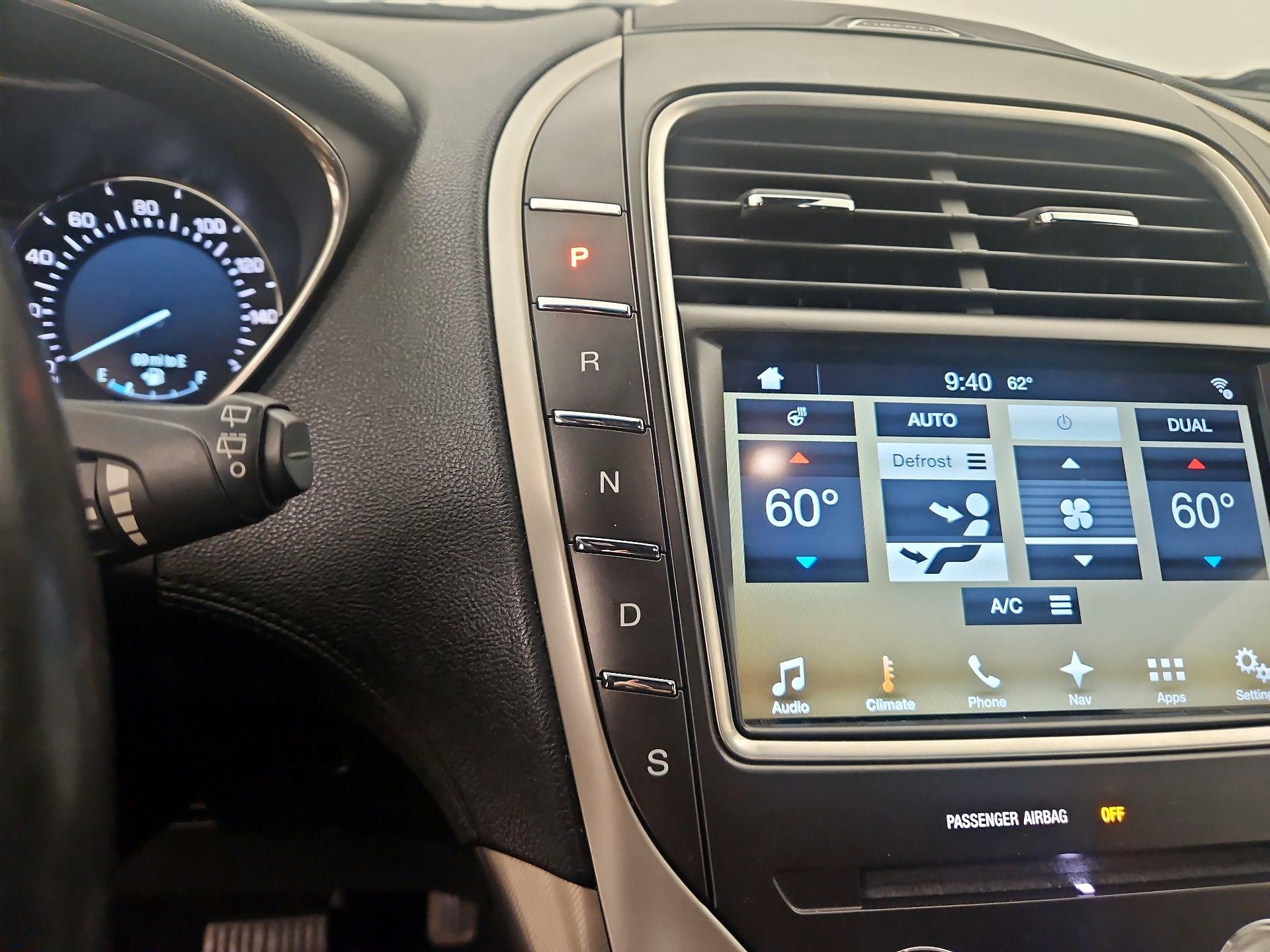 Thumbnail: 2016 Lincoln MKX - 18