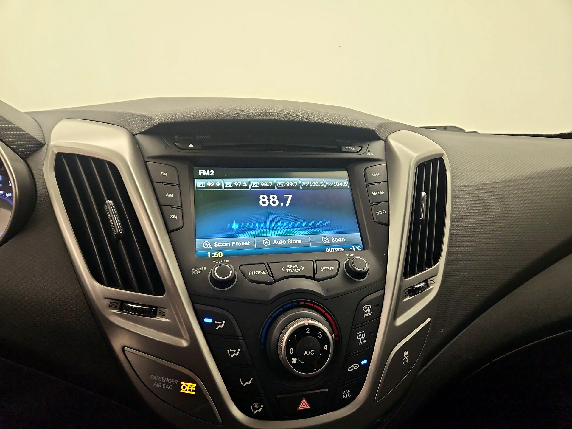 Thumbnail: 2016 Hyundai Veloster - 15