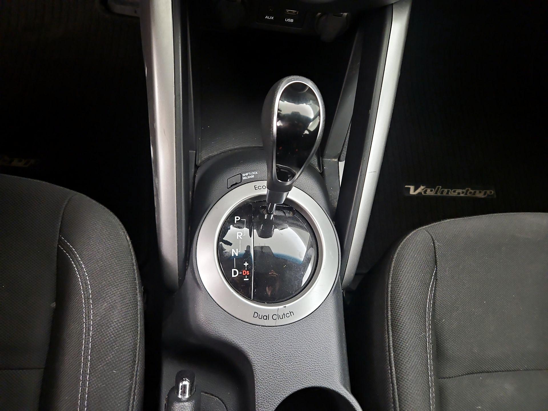 Thumbnail: 2016 Hyundai Veloster - 17