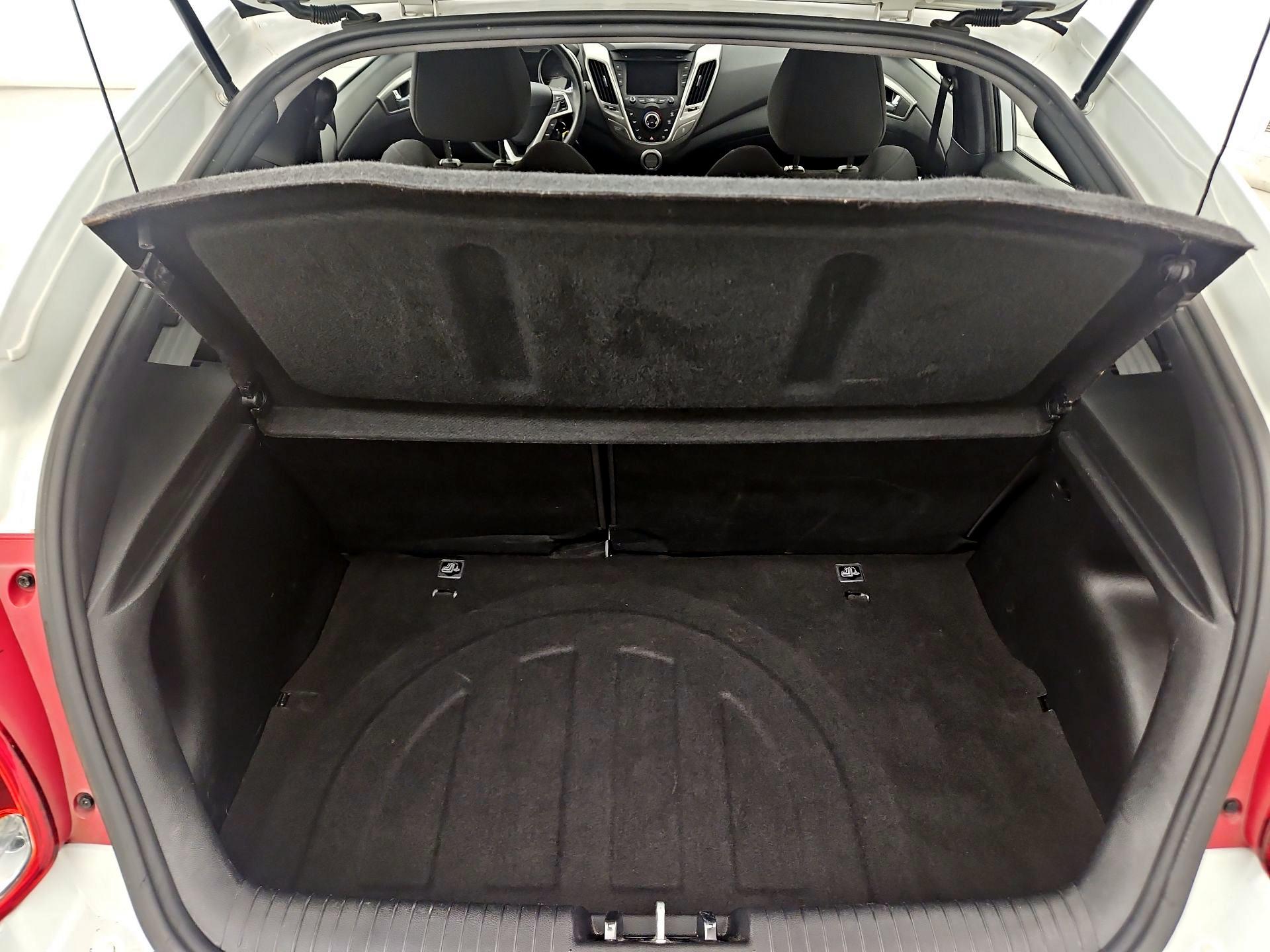 Thumbnail: 2016 Hyundai Veloster - 20