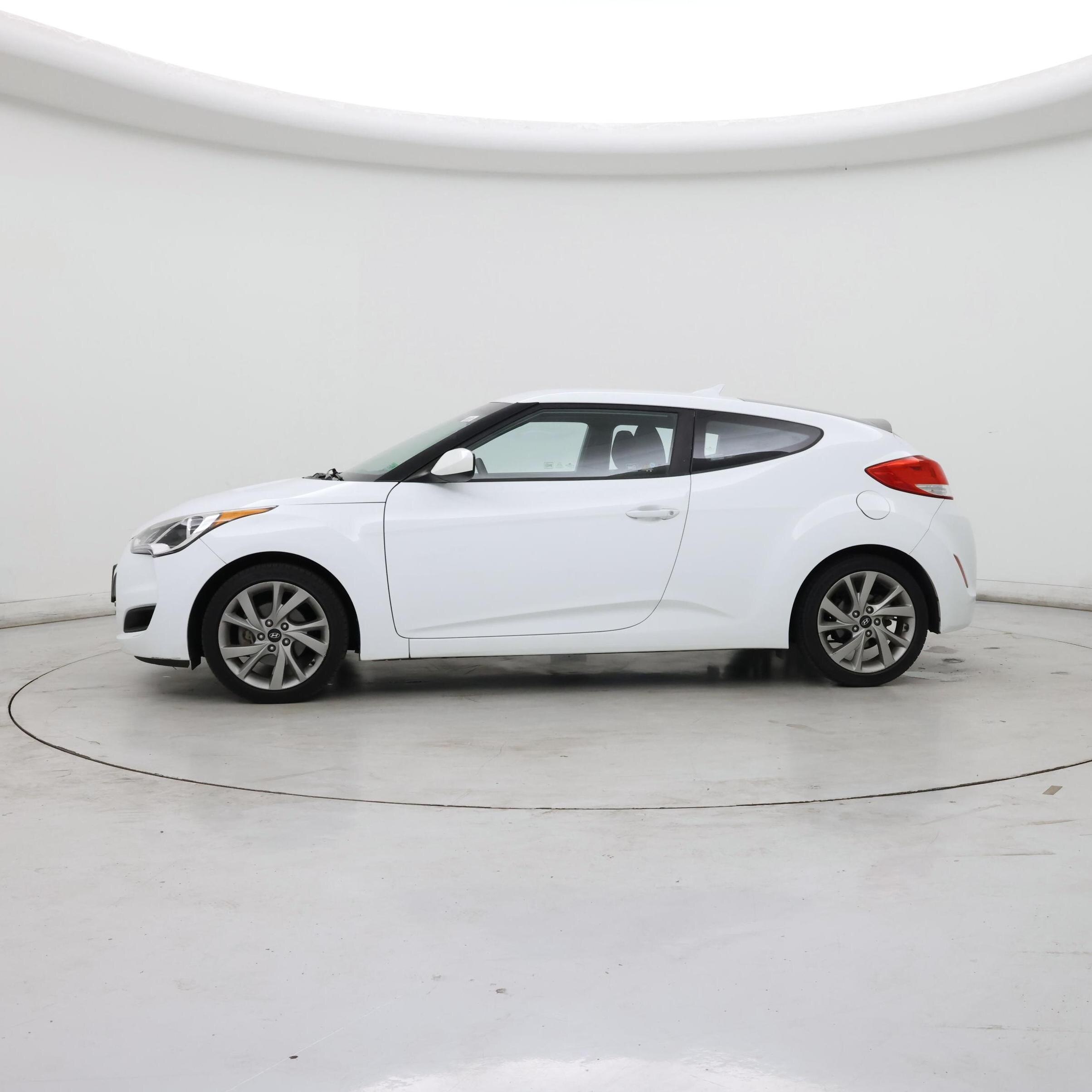 Thumbnail: 2016 Hyundai Veloster - 3