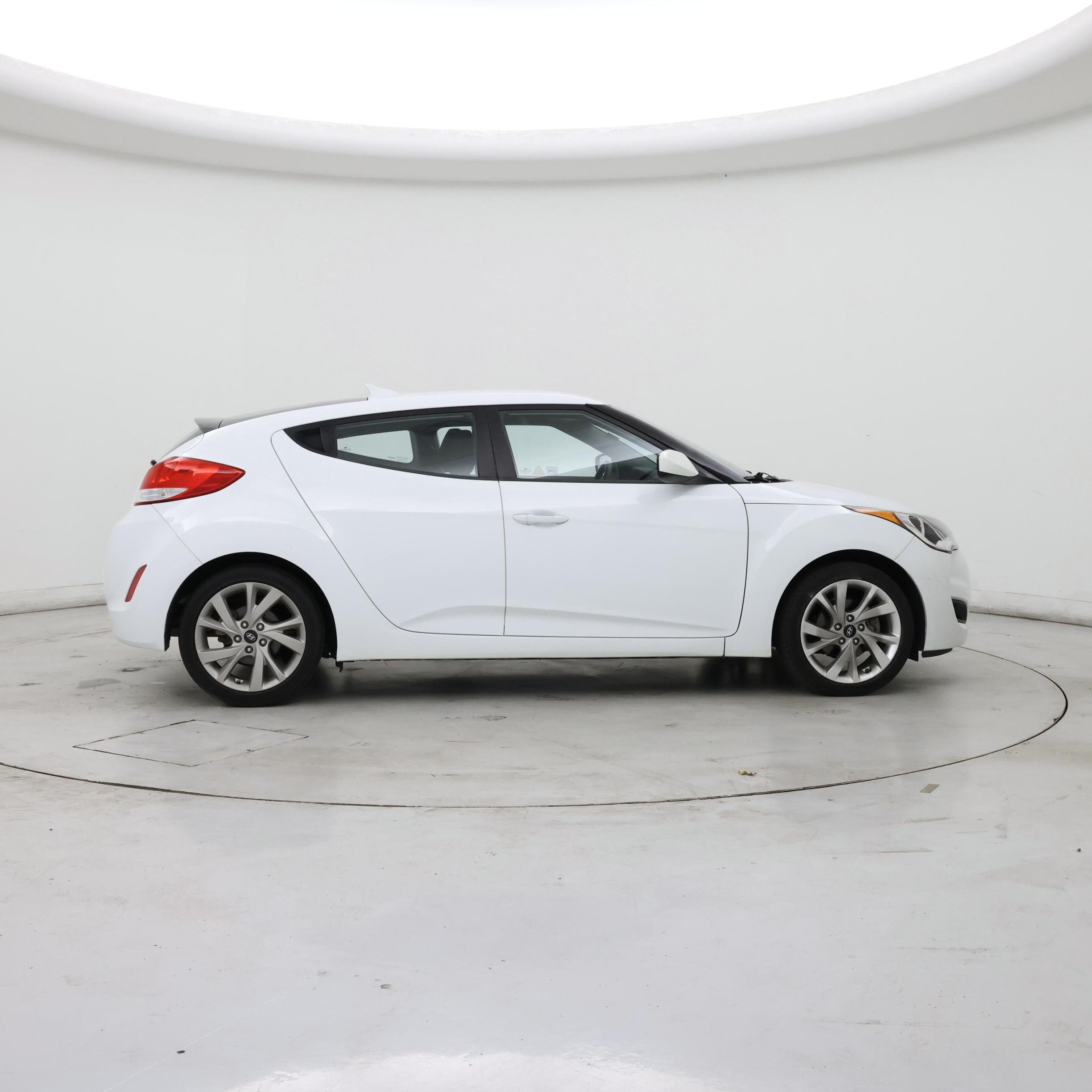 Thumbnail: 2016 Hyundai Veloster - 7