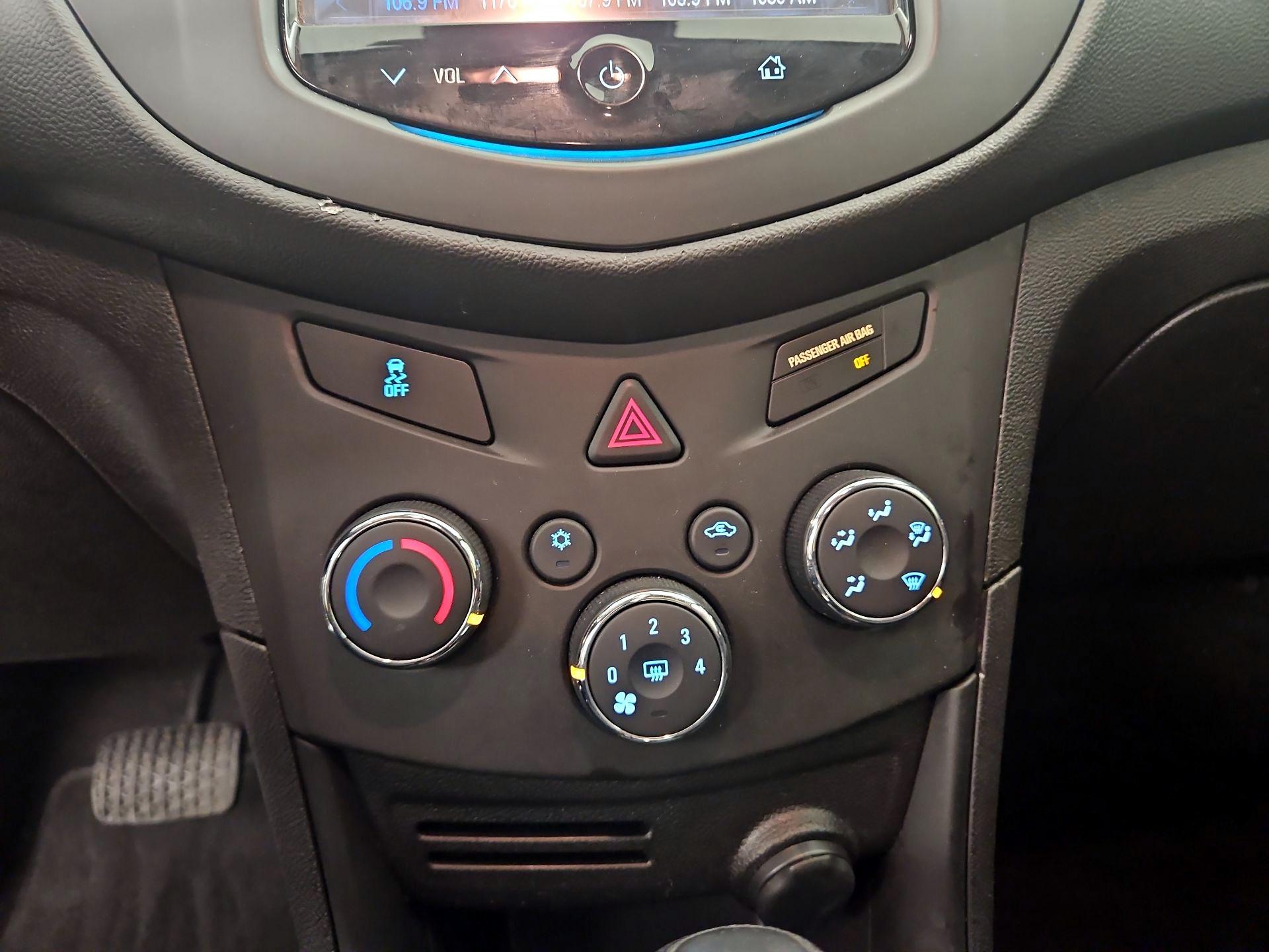 Thumbnail: 2016 Chevrolet Trax - 16