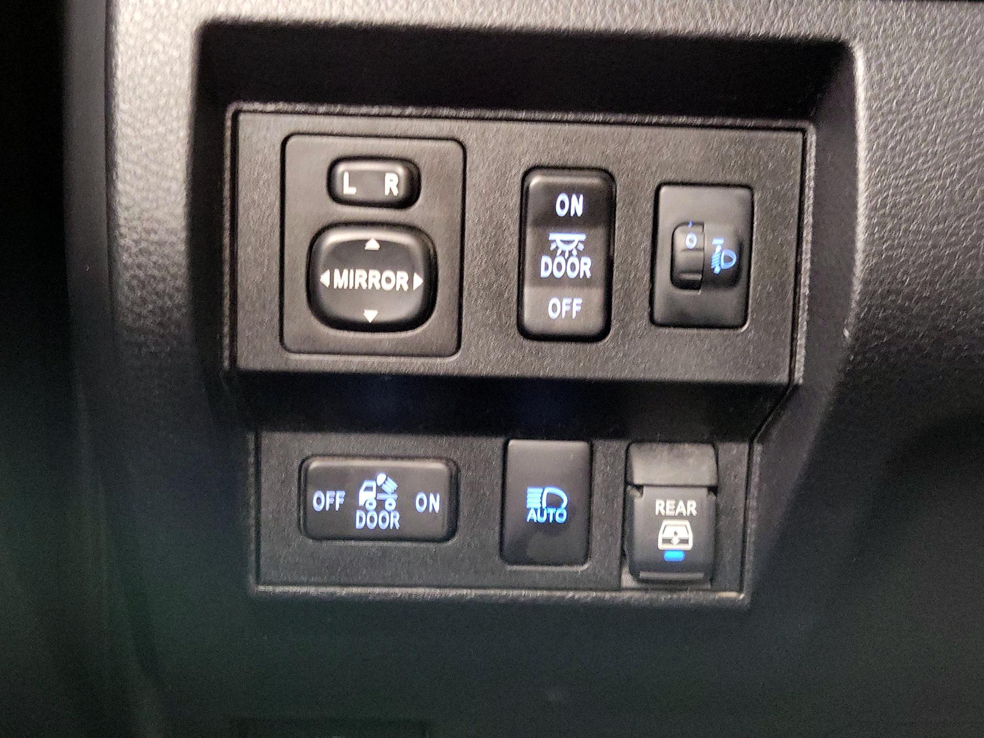 Thumbnail: 2021 Toyota Tundra - 13