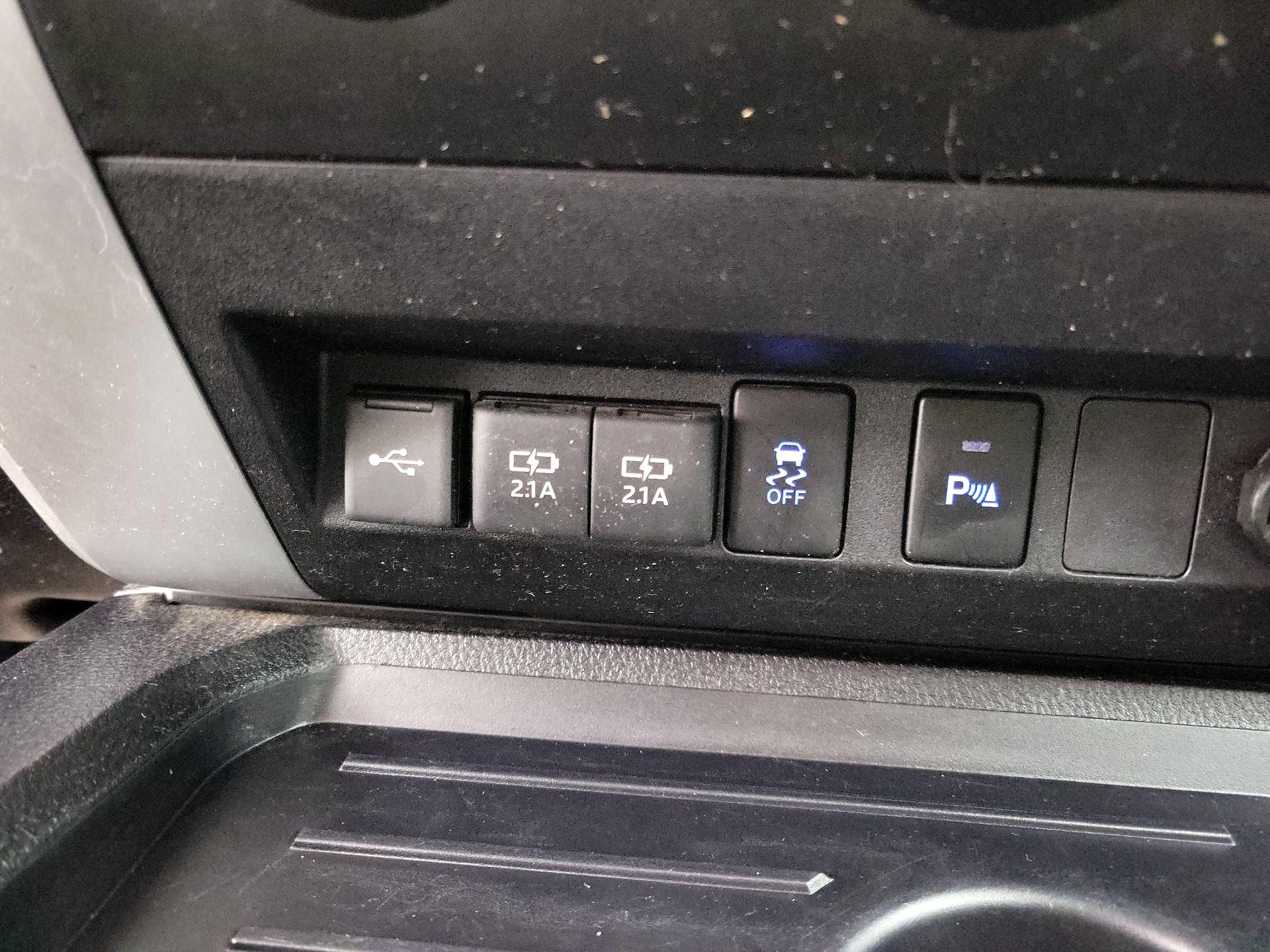 Thumbnail: 2021 Toyota Tundra - 18