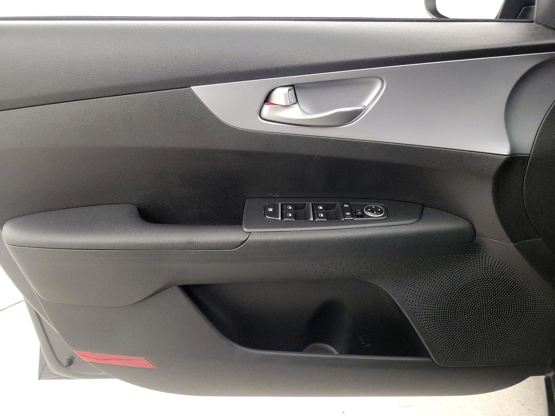 Thumbnail: 2023 Kia Forte - 12