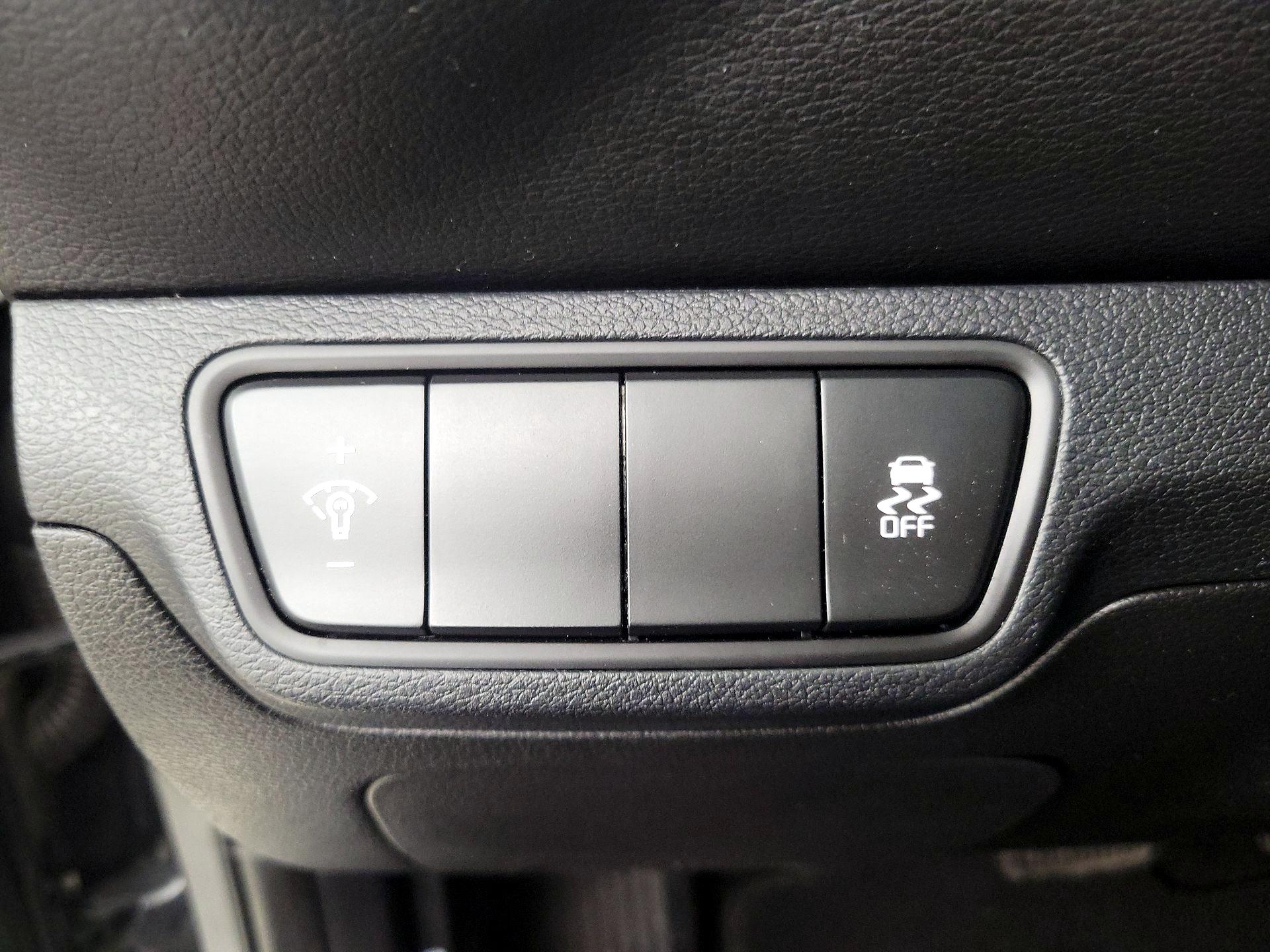 Thumbnail: 2023 Kia Forte - 13