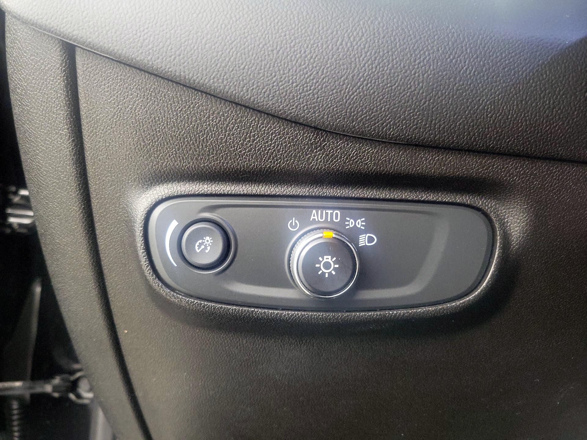 Thumbnail: 2022 Chevrolet Equinox - 13