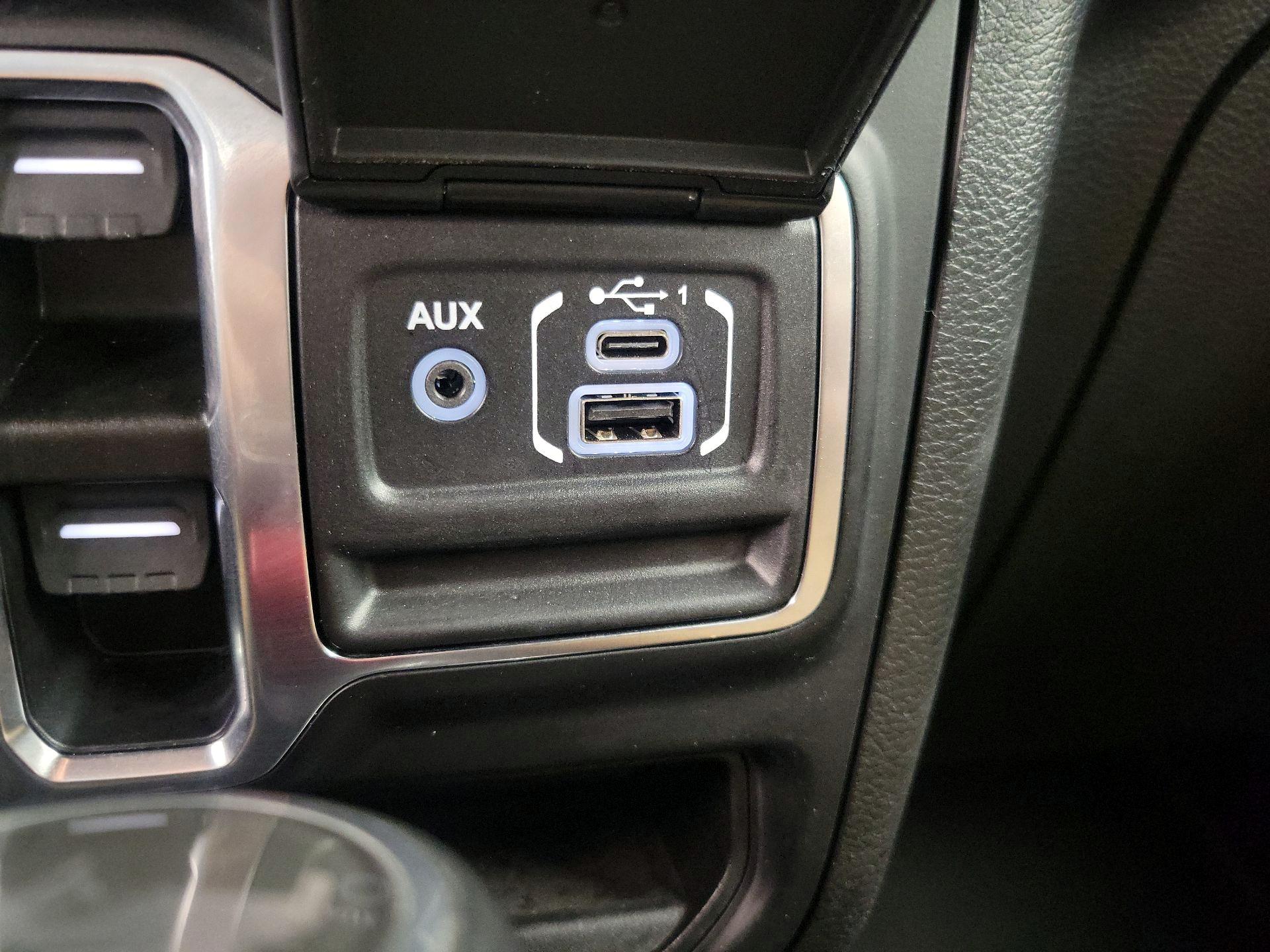 Thumbnail: 2023 Jeep Wrangler - 19