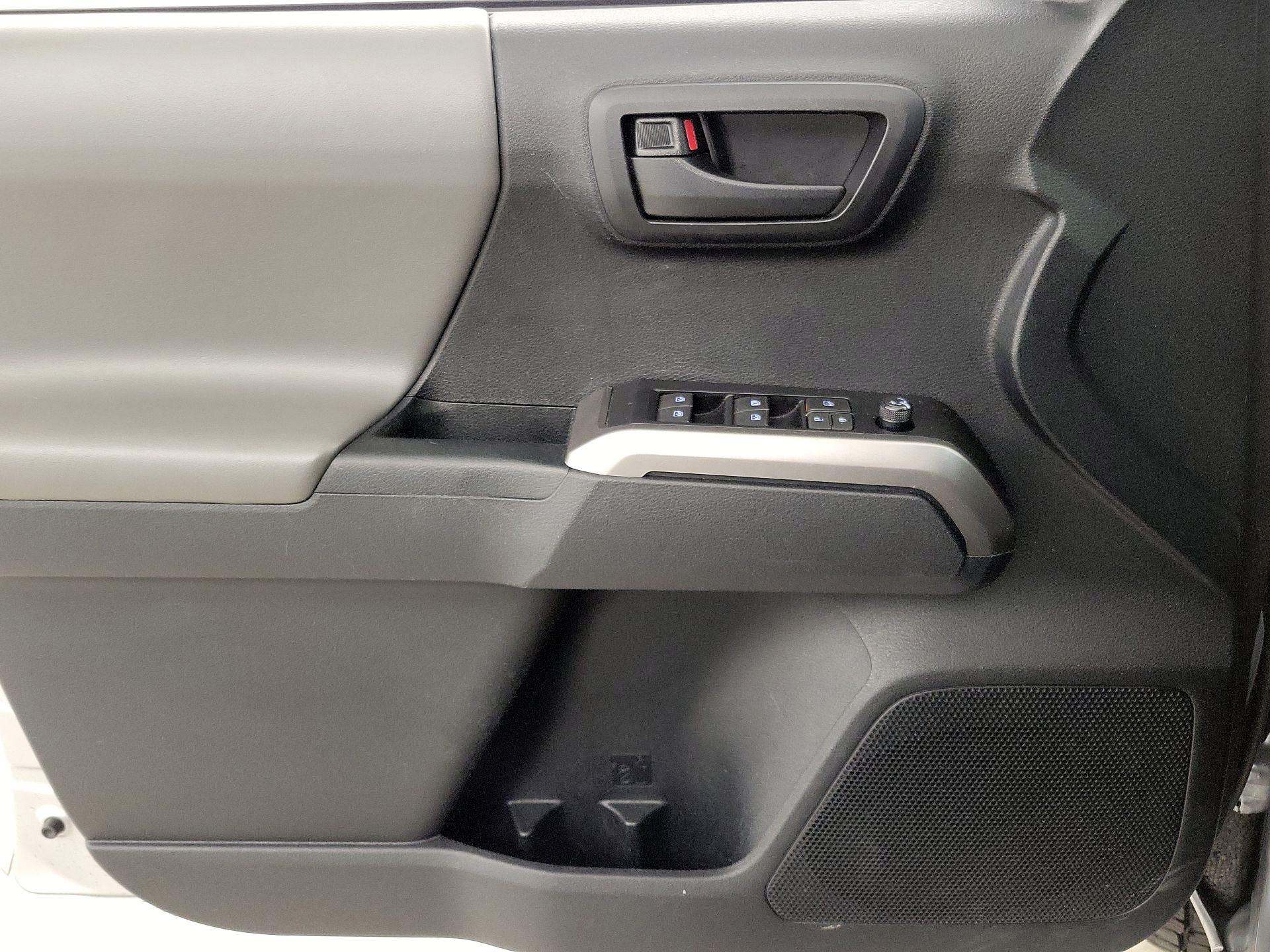 Thumbnail: 2020 Toyota Tacoma - 12