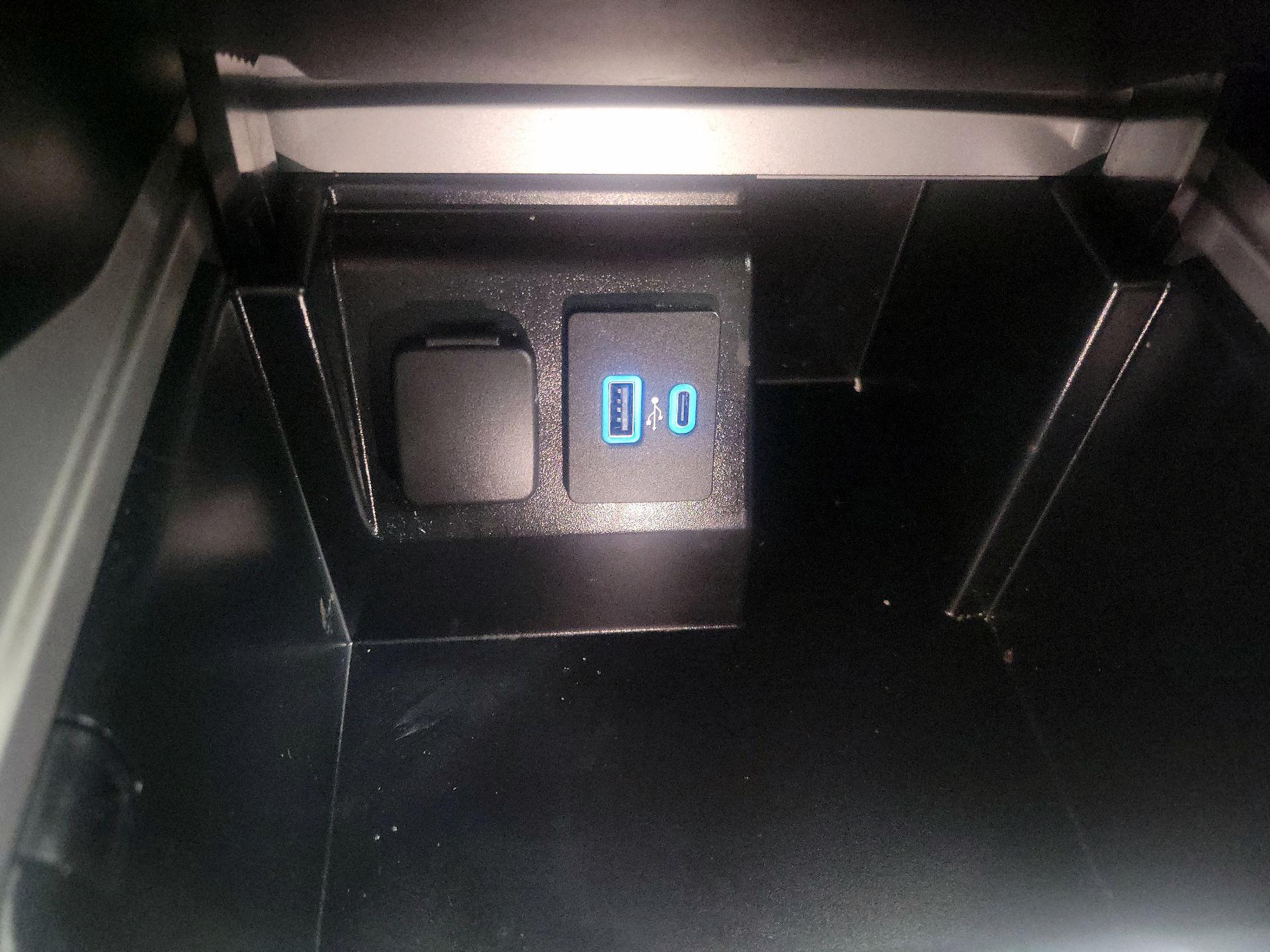 Thumbnail: 2022 Ford Explorer - 18