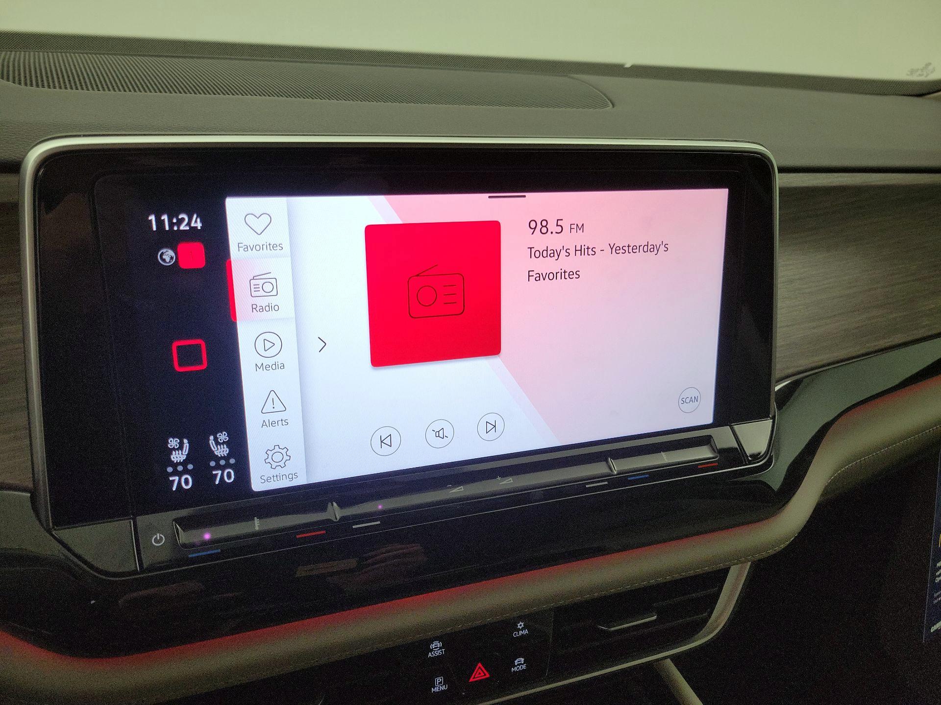 Thumbnail: 2024 Volkswagen Atlas - 16