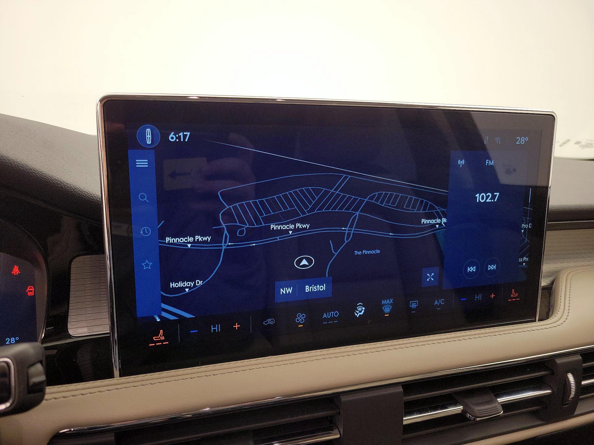 Thumbnail: 2025 Lincoln Corsair - 14